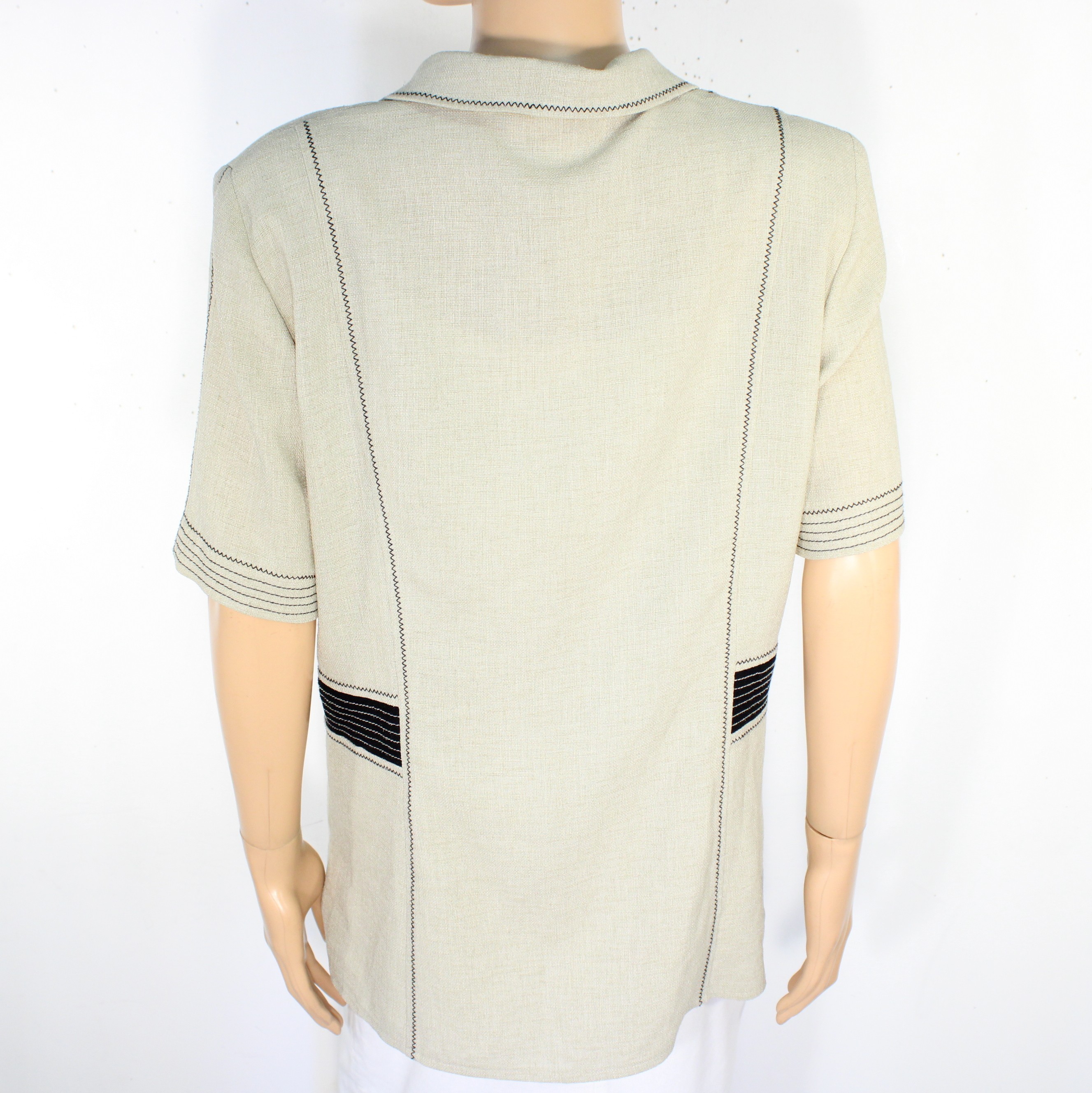 Voir photo 2 de Veste Femme Beige UN JOUR AILLEURS Taille 44 Veste Femme Beige UN JOUR AILLEURS Taille 44 Bon état reconditionné photo 2