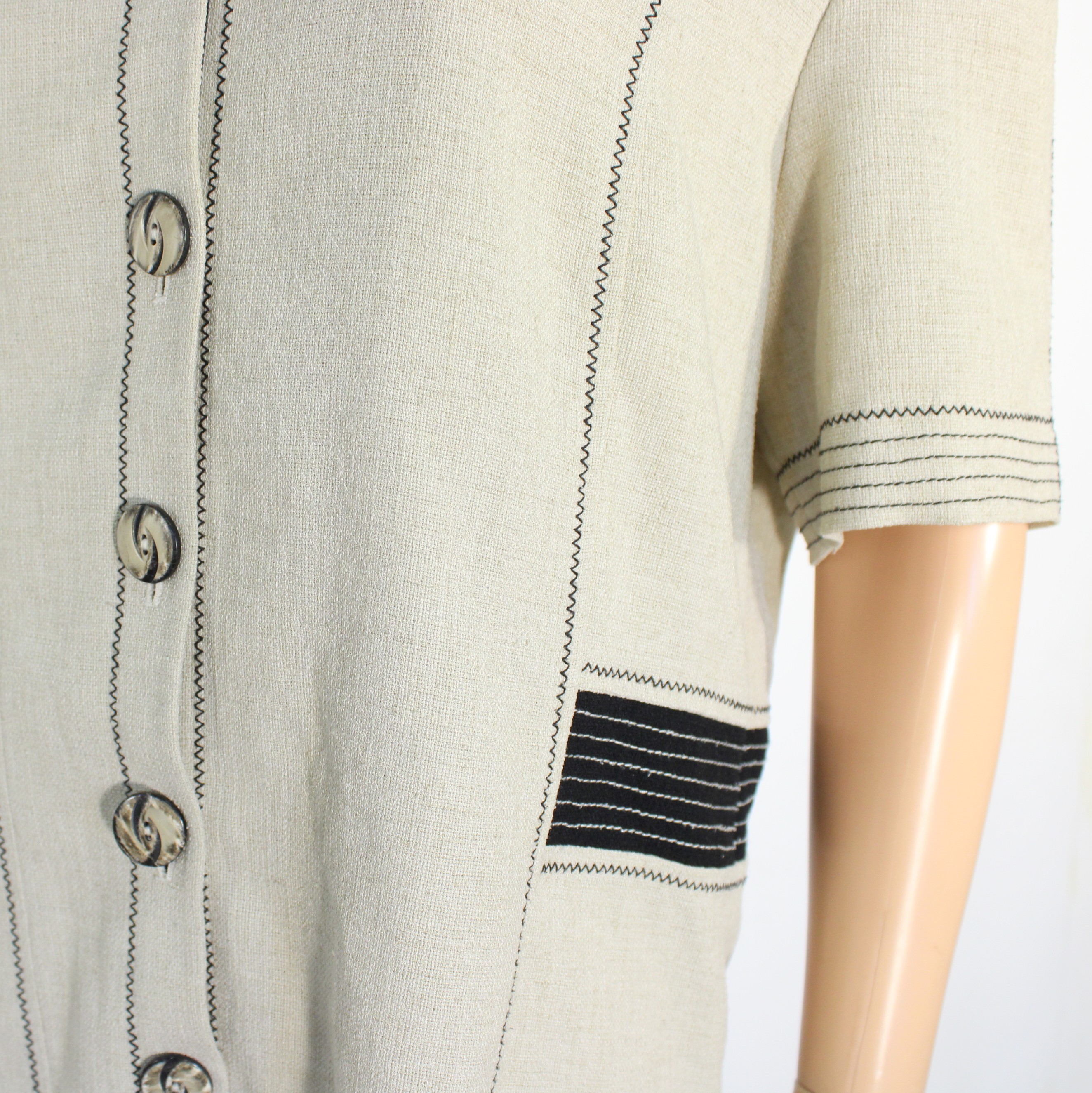 Voir photo 4 de Veste Femme Beige UN JOUR AILLEURS Taille 44 Veste Femme Beige UN JOUR AILLEURS Taille 44 Bon état reconditionné photo 4