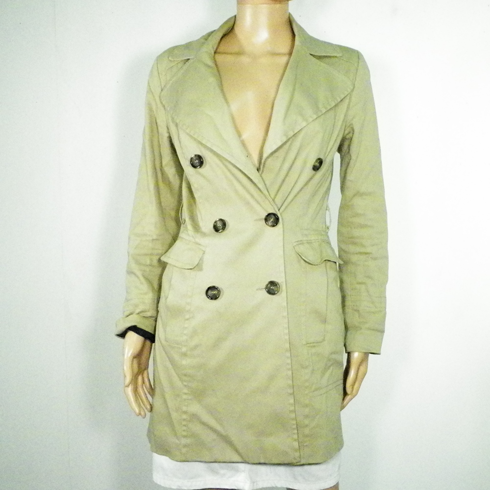 Veste Femme Ecru H&M T 34. - 12,00 € Veste Femme Ecru H&M T 34. reconditionné disponible sur Label Emmaüs