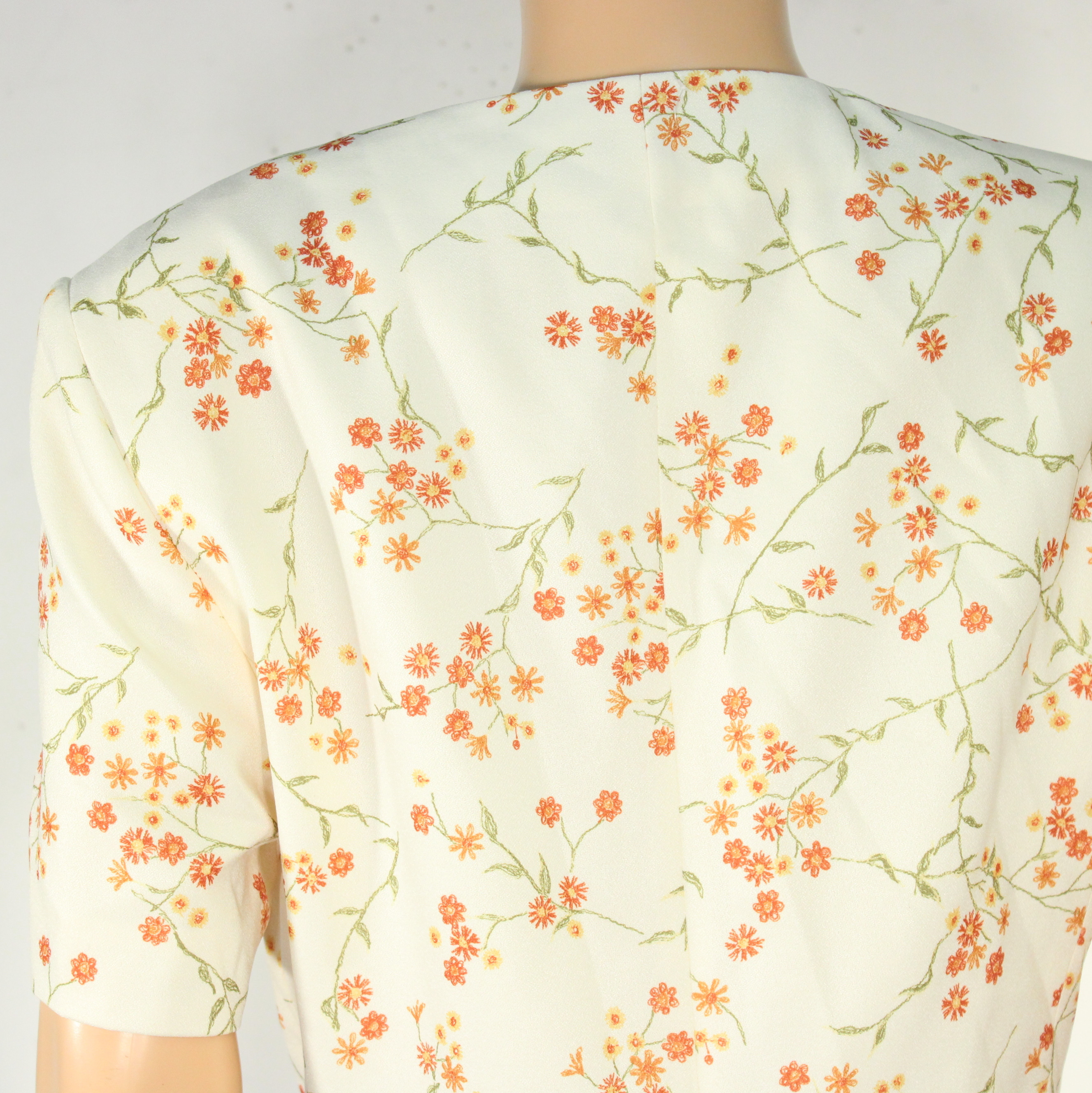Voir photo 4 de Veste Femme Ecru Taille 44 Veste Femme Ecru Taille 44 Très bon état reconditionné photo 4