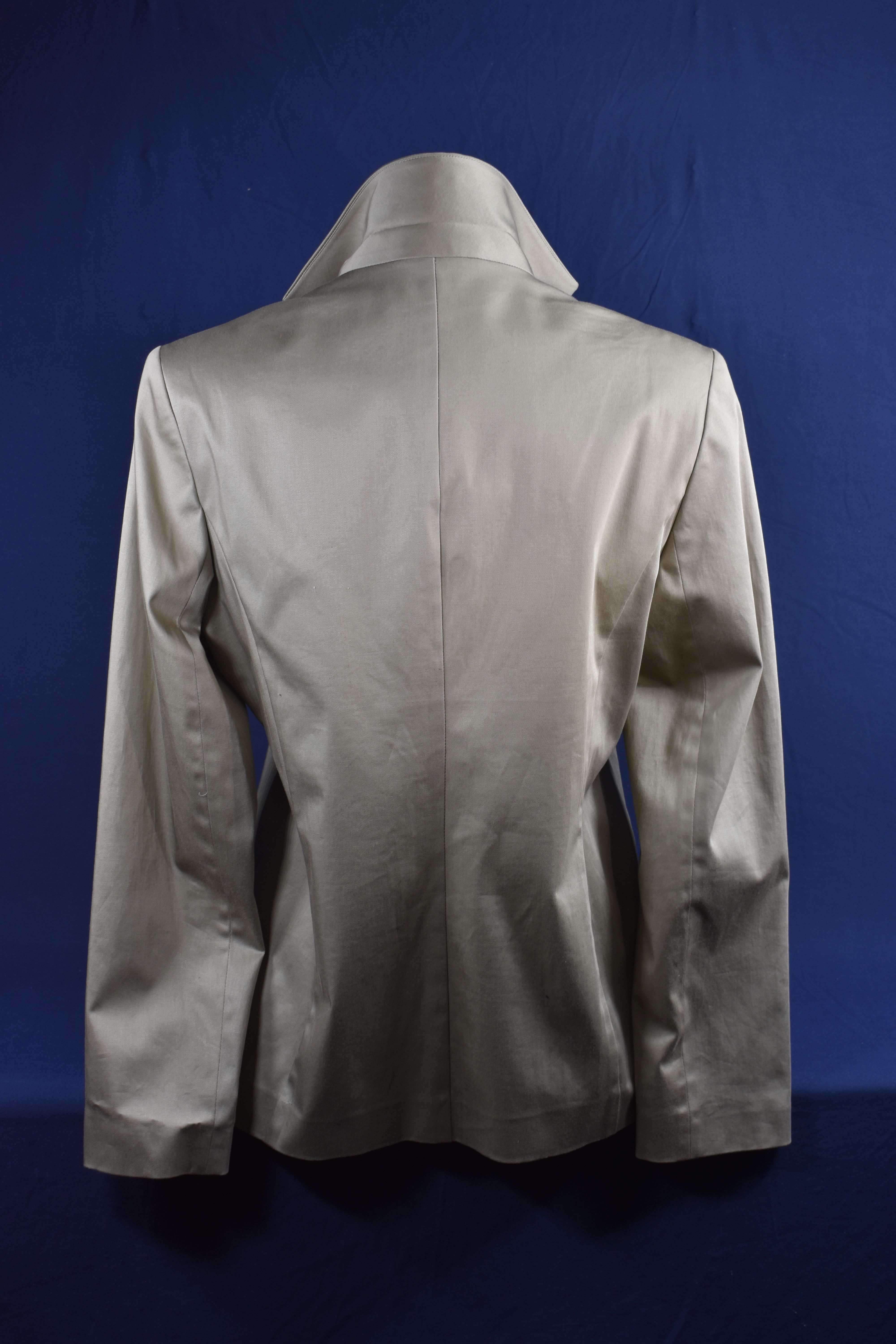 Voir photo 2 de Veste femme Gérard Pasquier, taille 44 couleur beige-kaki. Veste femme Gérard Pasquier, taille 44 couleur beige-kaki. Bon état reconditionné photo 2