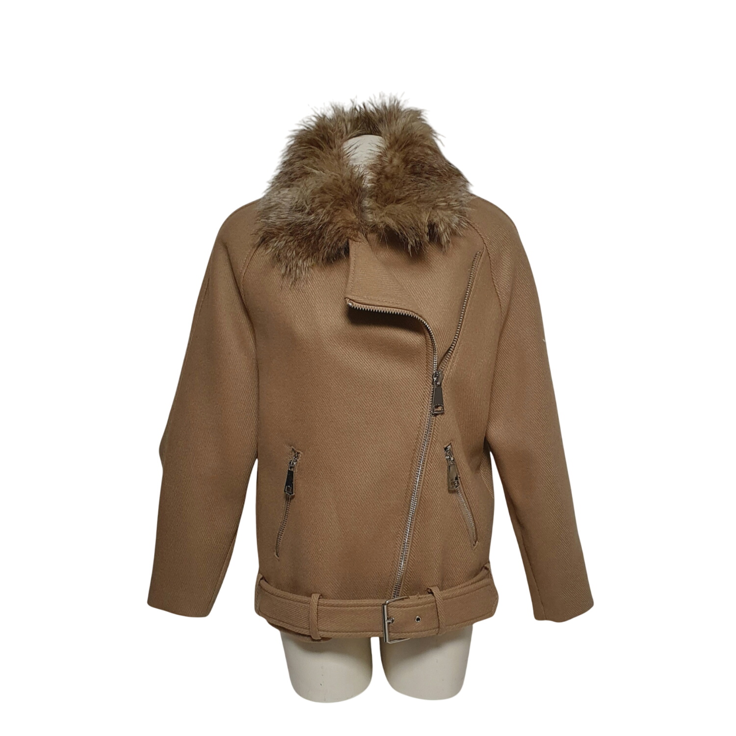 Veste Femme - H&M - 36 Très bon état - 20,00 € Veste Femme - H&M - 36 Très bon état reconditionné disponible sur Label Emmaüs