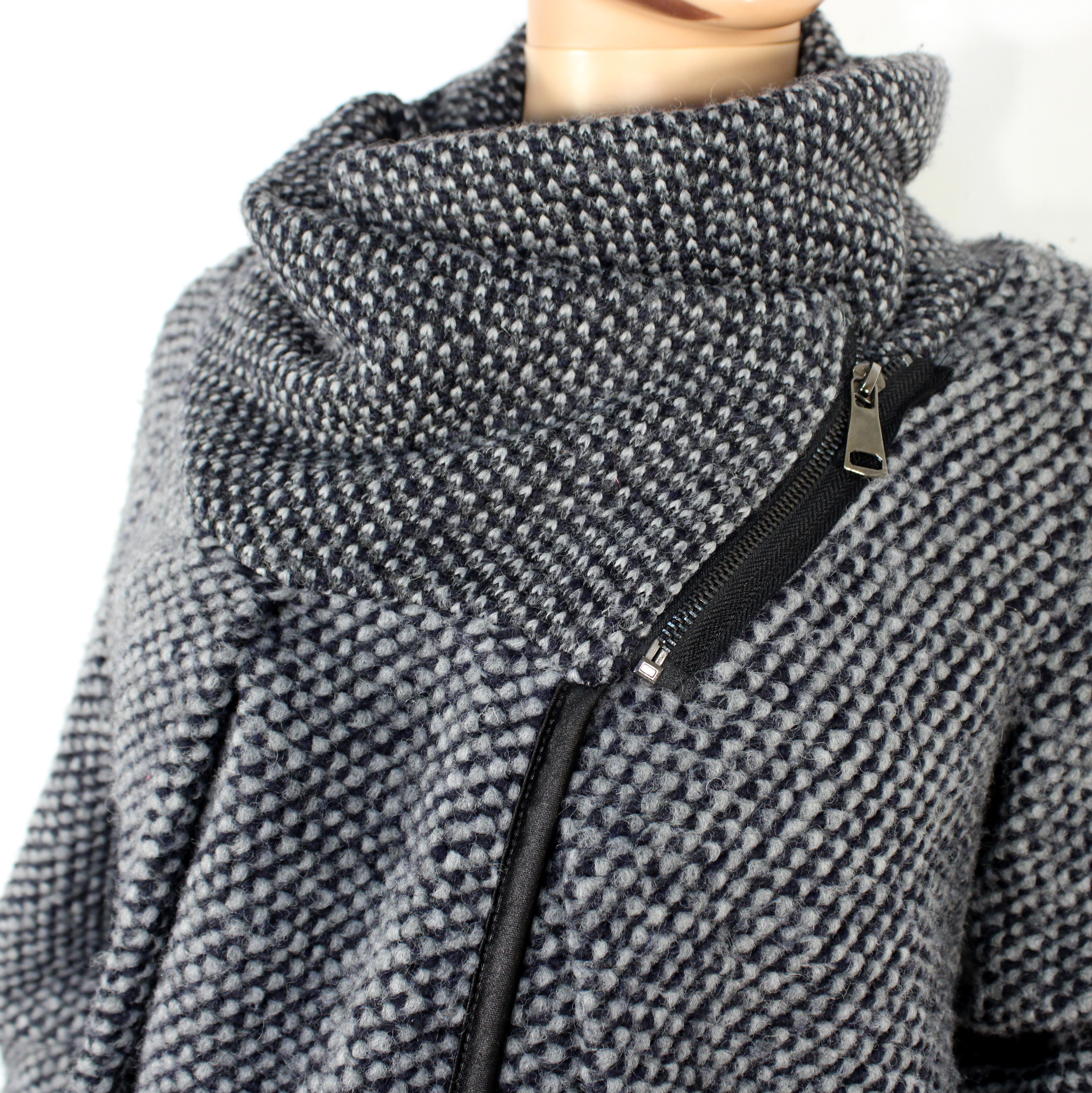 Voir photo 4 de Veste Femme Laine Gris & NoirTaille S Veste Femme Laine Gris & NoirTaille S Bon état reconditionné photo 4