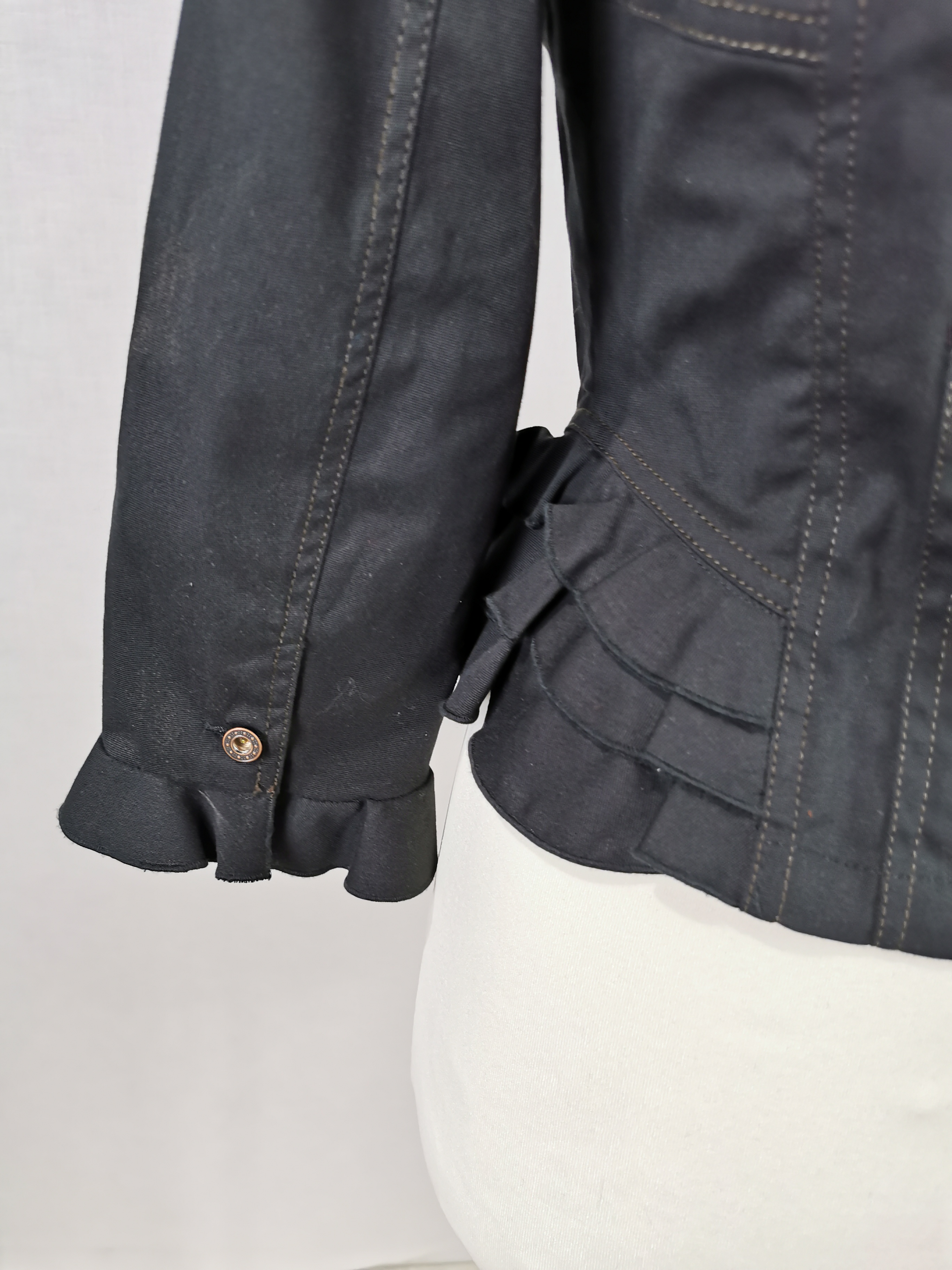 Voir photo 5 de Veste femme - noire - Manoukian- taille 42 - 42 Veste femme - noire - Manoukian- taille 42 - 42 Bon état reconditionné photo 5