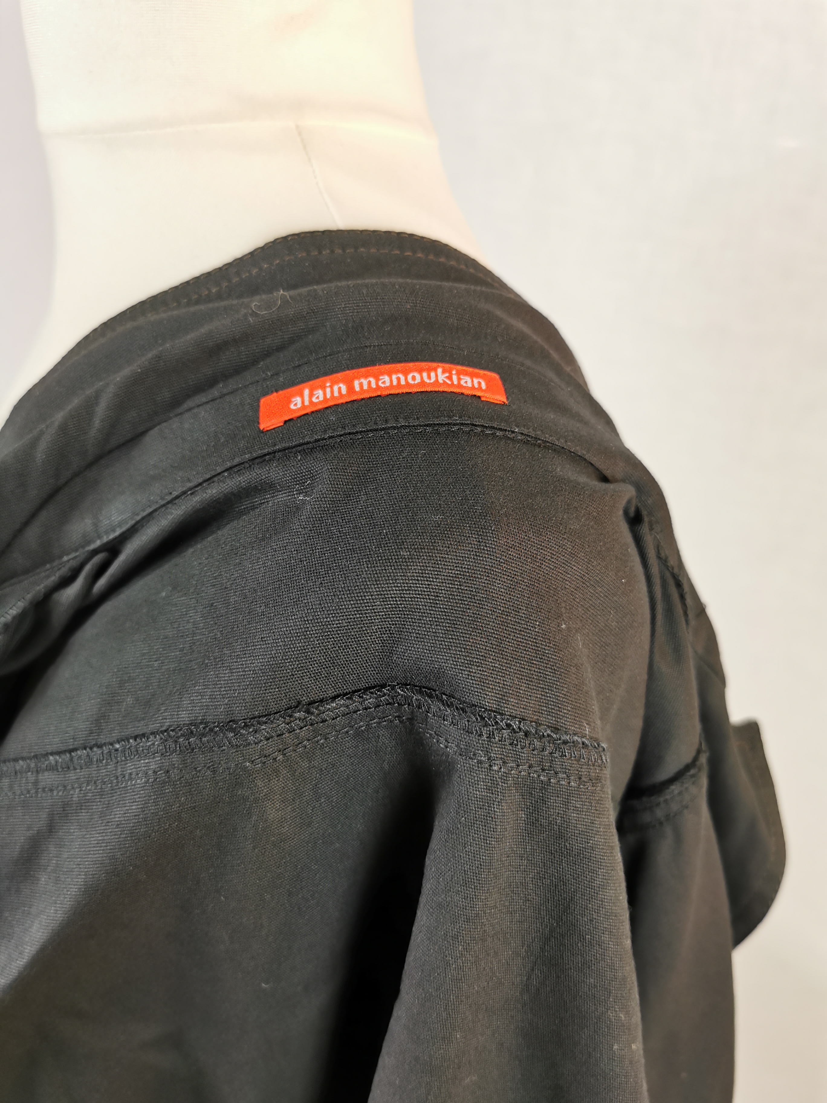 Voir photo 9 de Veste femme - noire - Manoukian- taille 42 - 42 Veste femme - noire - Manoukian- taille 42 - 42 Bon état reconditionné photo 9