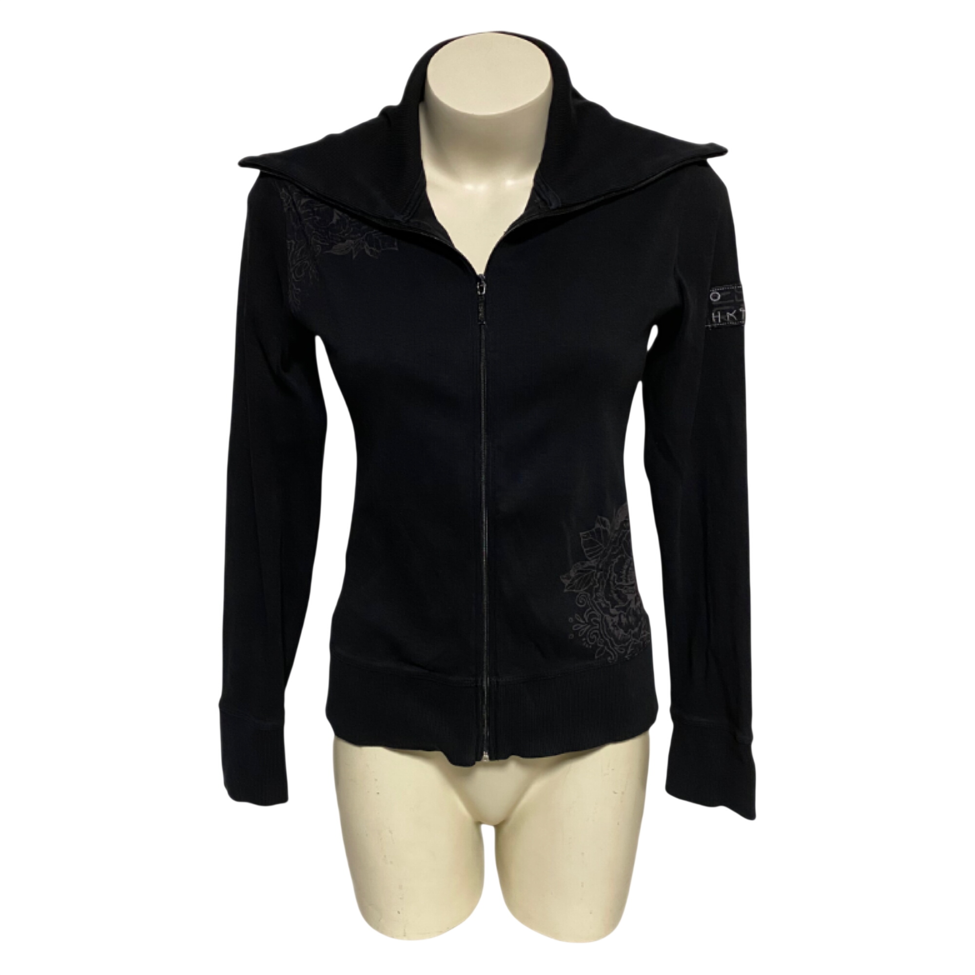 Veste Femme zippée ajustée avec motifs discrets et col large élégant - ESPRIT - XL Très bon état - 14,00 € Veste Femme zippée ajustée avec motifs discrets et col large élégant - ESPRIT - XL Très bon état reconditionné disponible sur Label Emmaüs