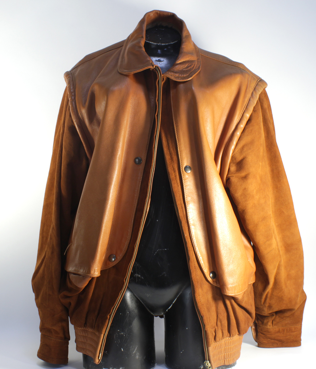 Veste Homme Dany Douglas en cuir - 96,00 € Veste Homme Dany Douglas en cuir reconditionné disponible sur Label Emmaüs