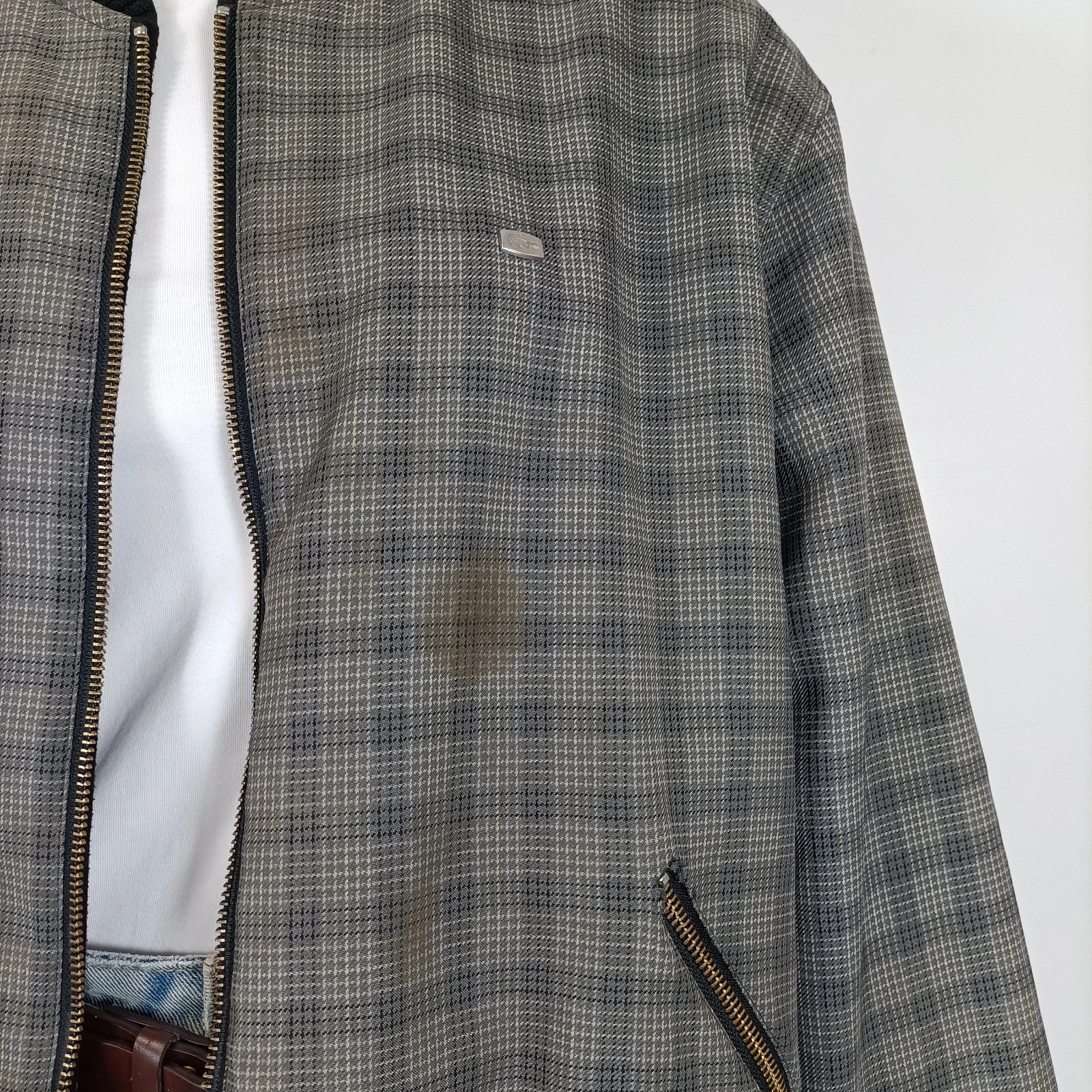 Voir photo 11 de Veste Lacoste vintage réversible homme noir et carreaux coupe bomber zippée casual L Veste Lacoste vintage réversible homme noir et carreaux coupe bomber zippée casual L Très bon état reconditionné photo 11