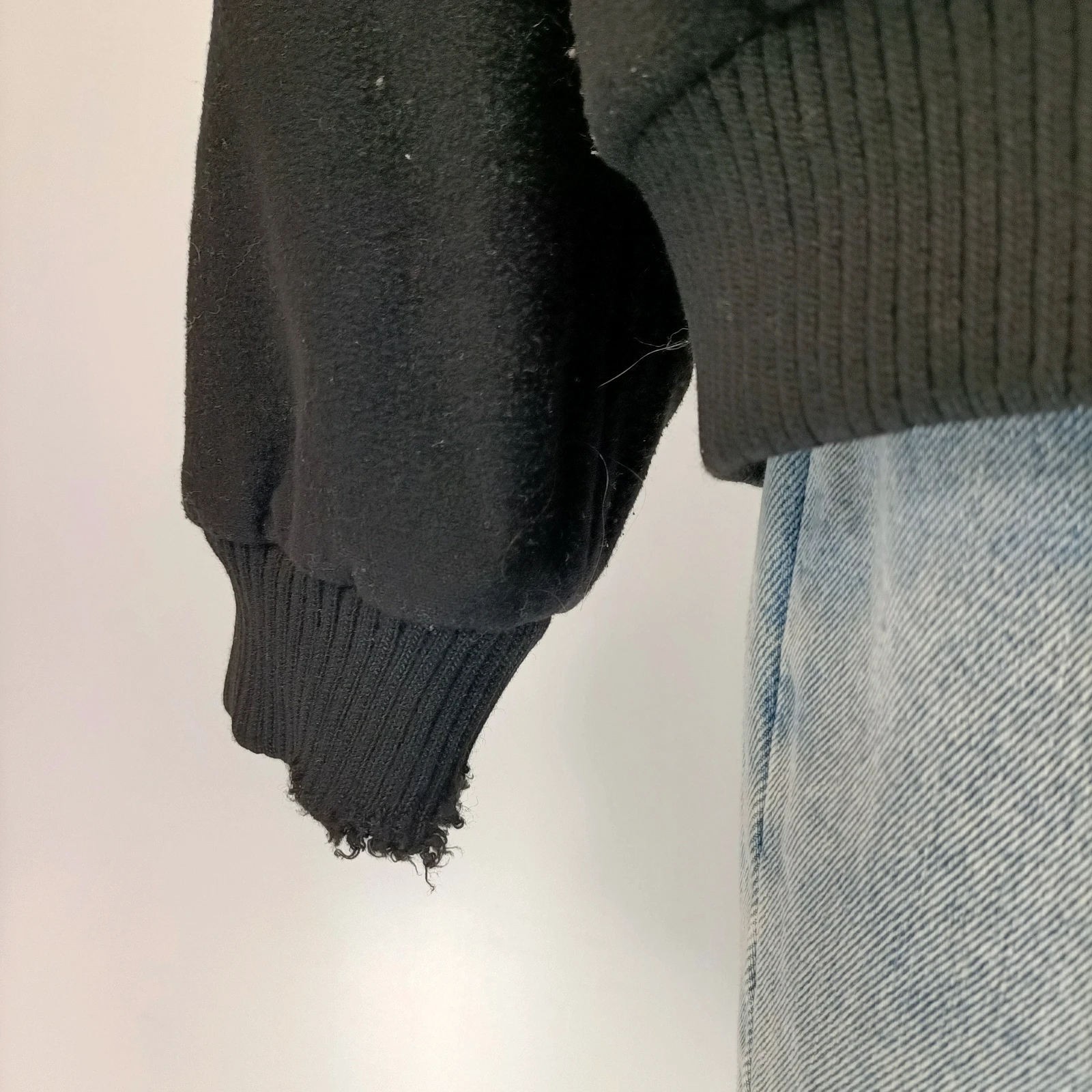 Voir photo 17 de Veste Lacoste vintage réversible homme noir et carreaux coupe bomber zippée casual L Veste Lacoste vintage réversible homme noir et carreaux coupe bomber zippée casual L Très bon état reconditionné photo 17