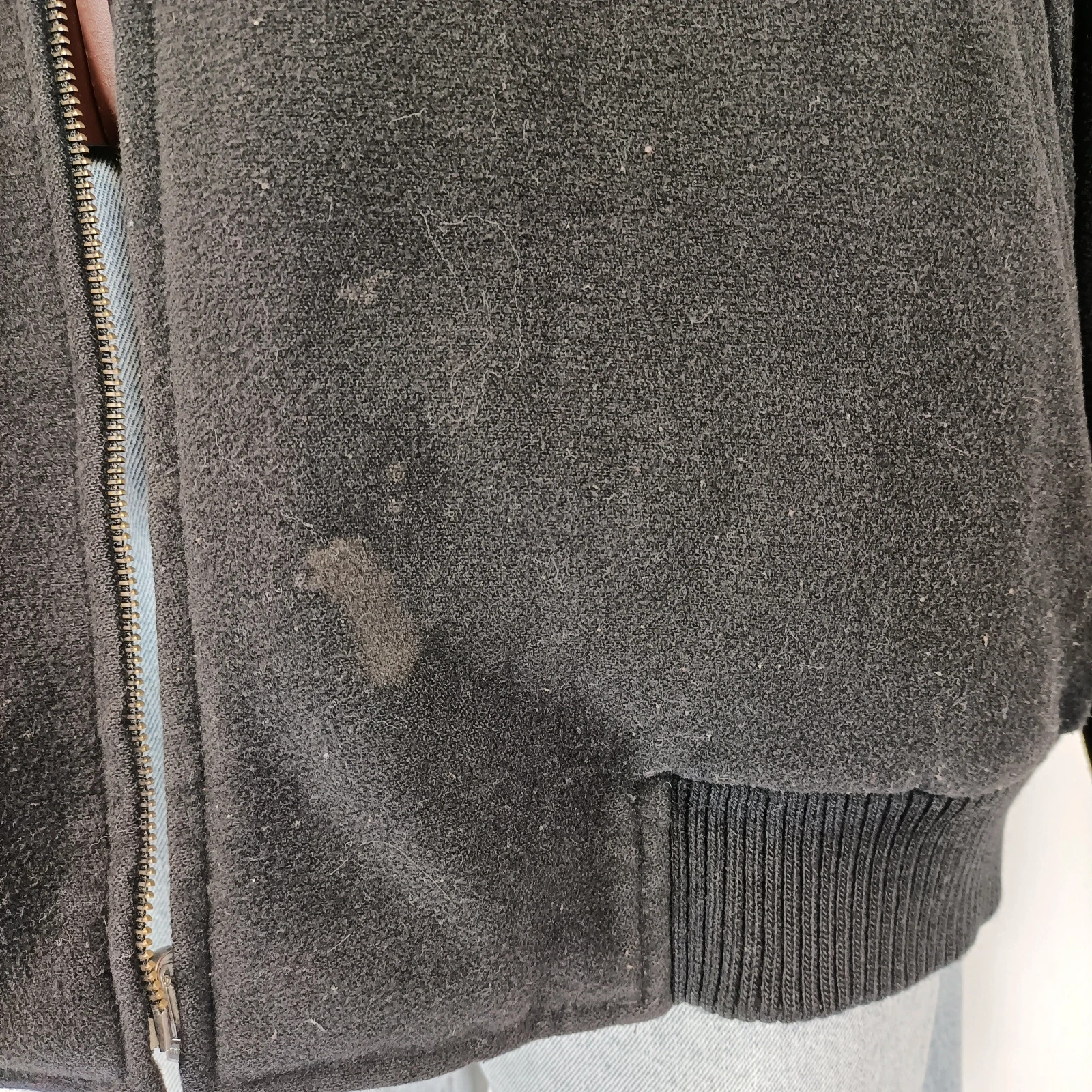 Voir photo 18 de Veste Lacoste vintage réversible homme noir et carreaux coupe bomber zippée casual L Veste Lacoste vintage réversible homme noir et carreaux coupe bomber zippée casual L Très bon état reconditionné photo 18