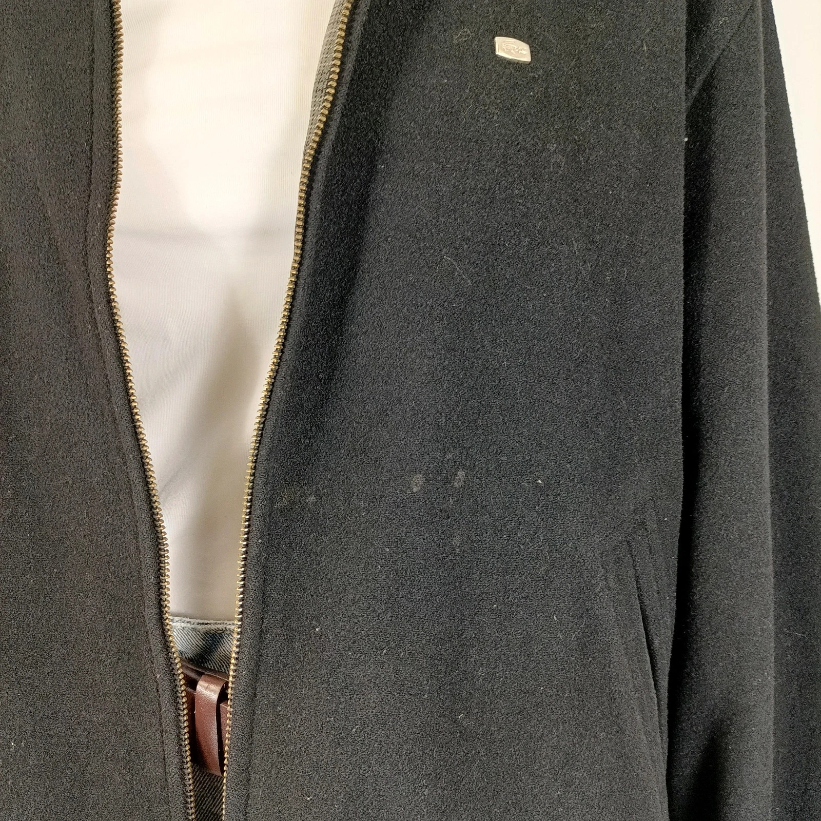Voir photo 9 de Veste Lacoste vintage réversible homme noir et carreaux coupe bomber zippée casual L Veste Lacoste vintage réversible homme noir et carreaux coupe bomber zippée casual L Très bon état reconditionné photo 9