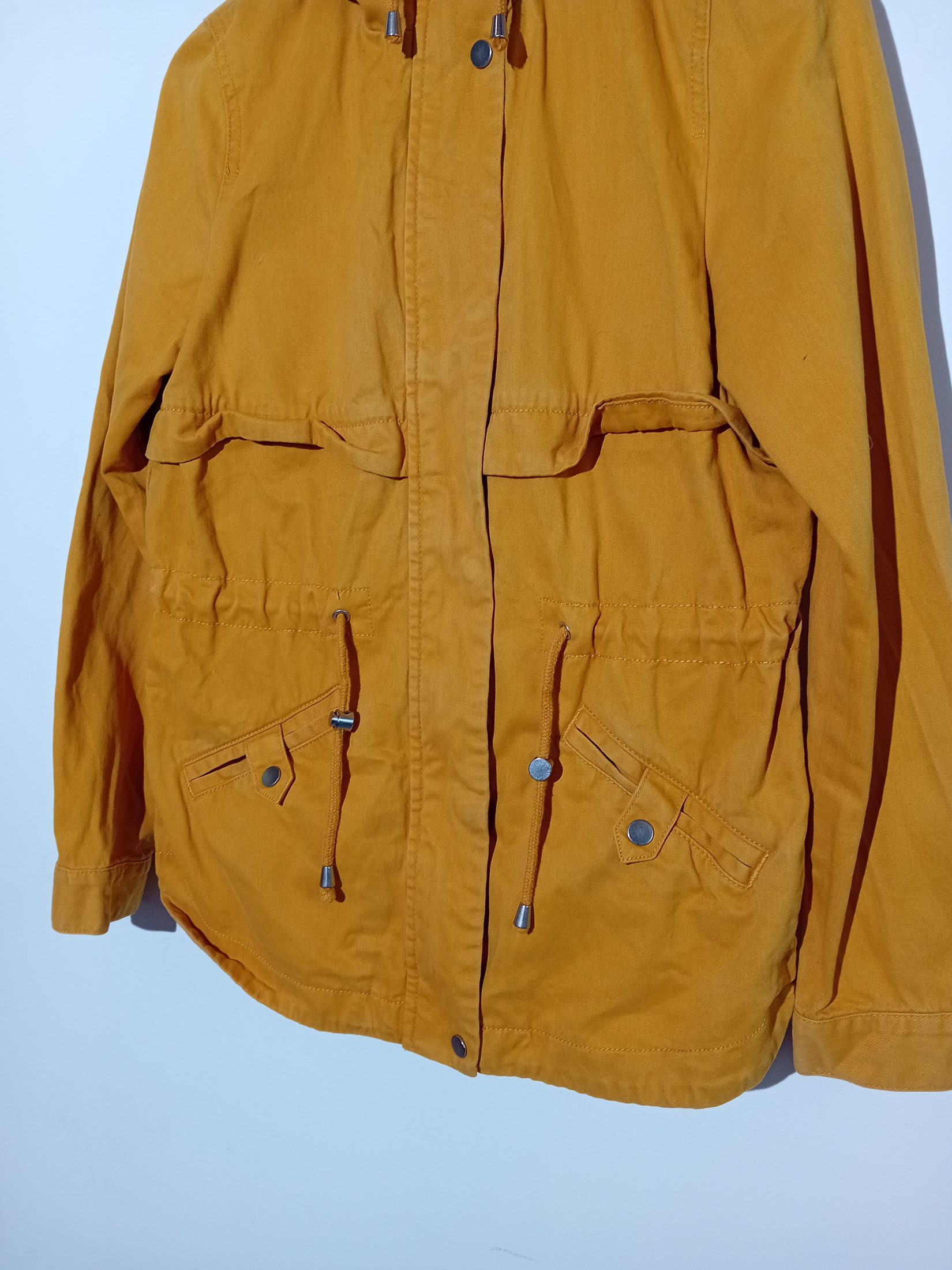 Voir photo 4 de Veste Légère À Capuche Divided Jaune Moutarde Xs (T5994) Veste Légère À Capuche Divided Jaune Moutarde Xs (T5994) Très bon état reconditionné photo 4