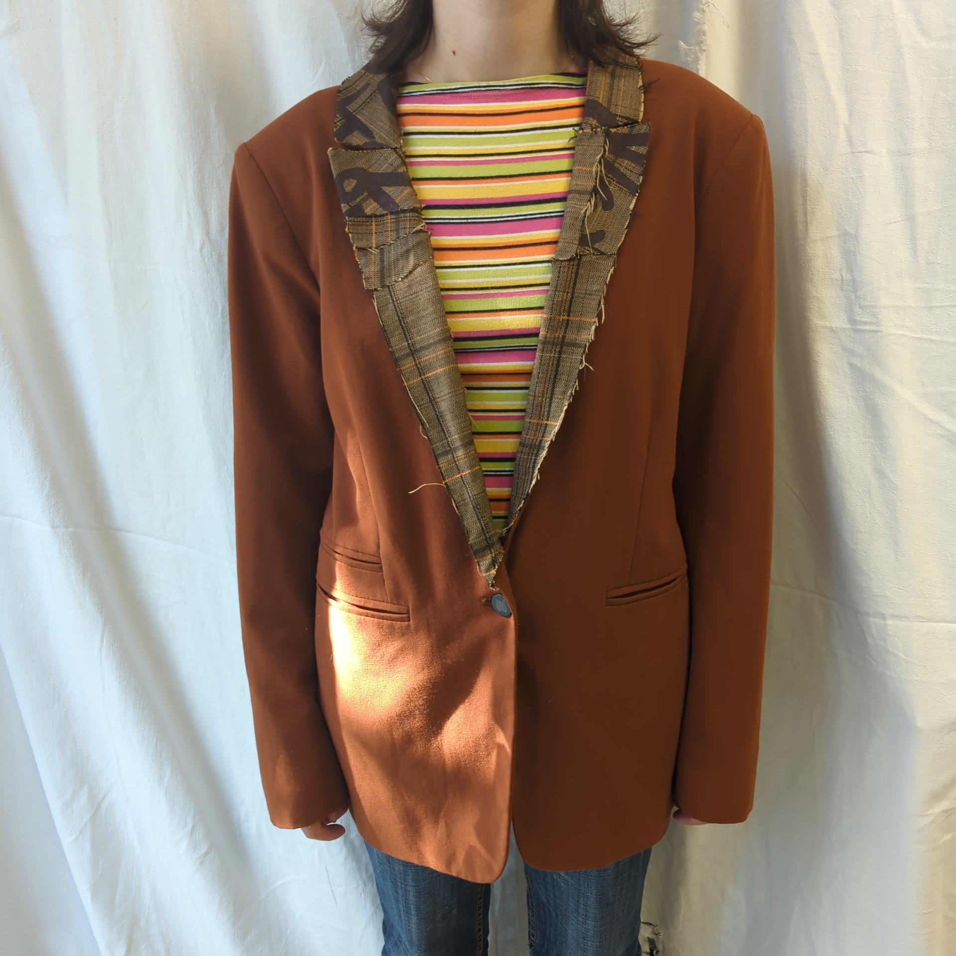 Voir photo 3 de Veste Marron de Créatrice - Collection Upcyclée CartouCirc Veste Marron de Créatrice - Collection Upcyclée CartouCirc Parfait état reconditionné photo 3