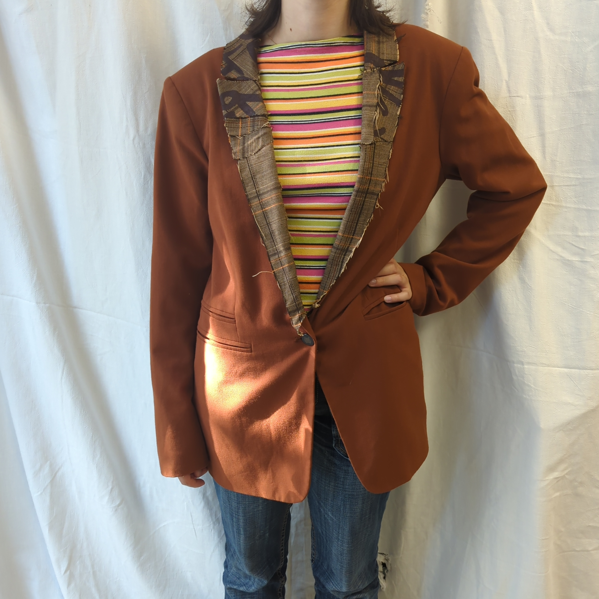 Voir photo 4 de Veste Marron de Créatrice - Collection Upcyclée CartouCirc Veste Marron de Créatrice - Collection Upcyclée CartouCirc Parfait état reconditionné photo 4