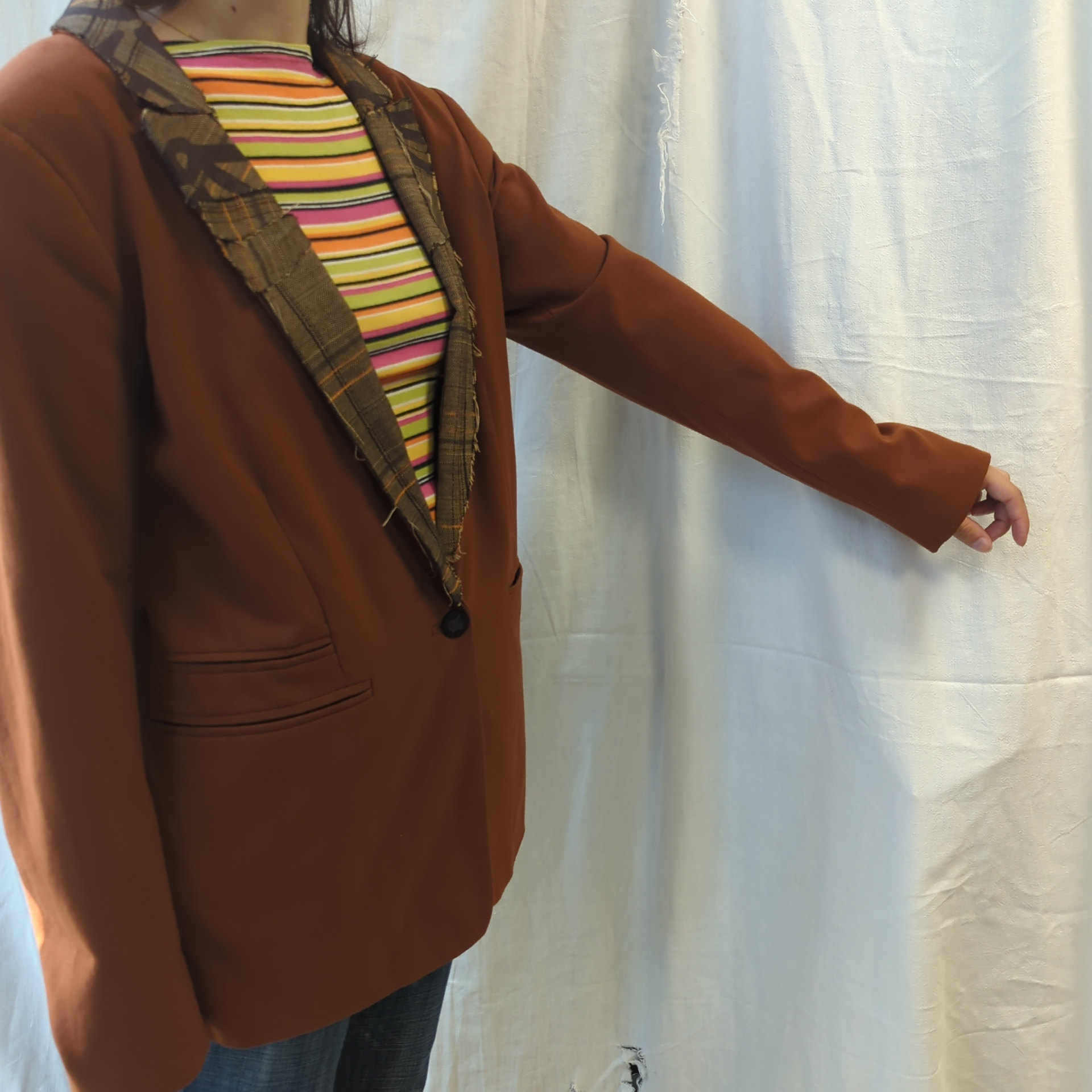 Voir photo 6 de Veste Marron de Créatrice - Collection Upcyclée CartouCirc Veste Marron de Créatrice - Collection Upcyclée CartouCirc Parfait état reconditionné photo 6
