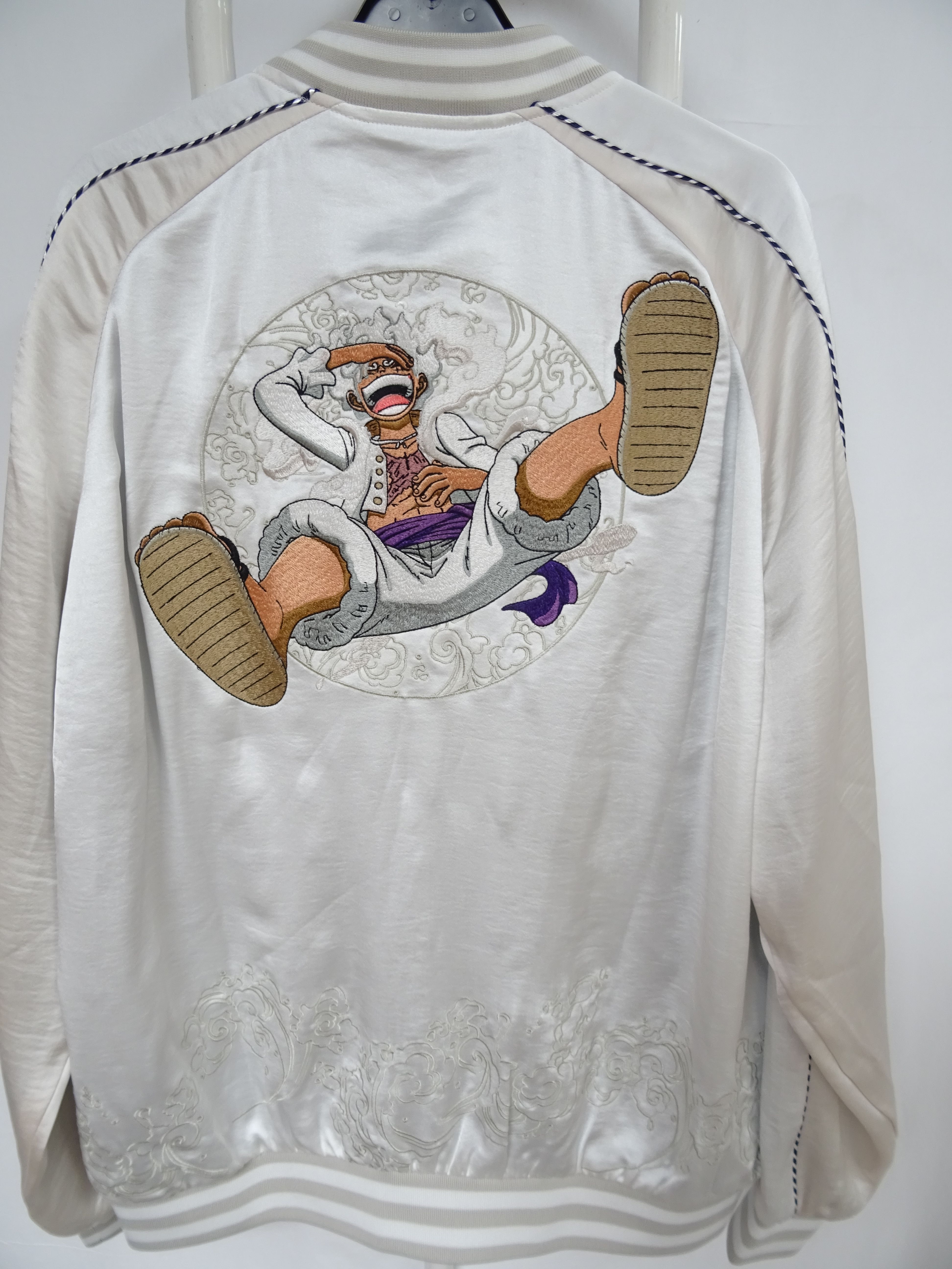 Voir photo 4 de Veste mixte Celio "One Piece" blanche taille S Veste mixte Celio "One Piece" blanche taille S reconditionné photo 4