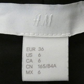 Voir photo 4 de Veste noir imprimé blanc - Femme - H&M - Taille 36 Veste noir imprimé blanc - Femme - H&M - Taille 36 Très bon état reconditionné photo 4