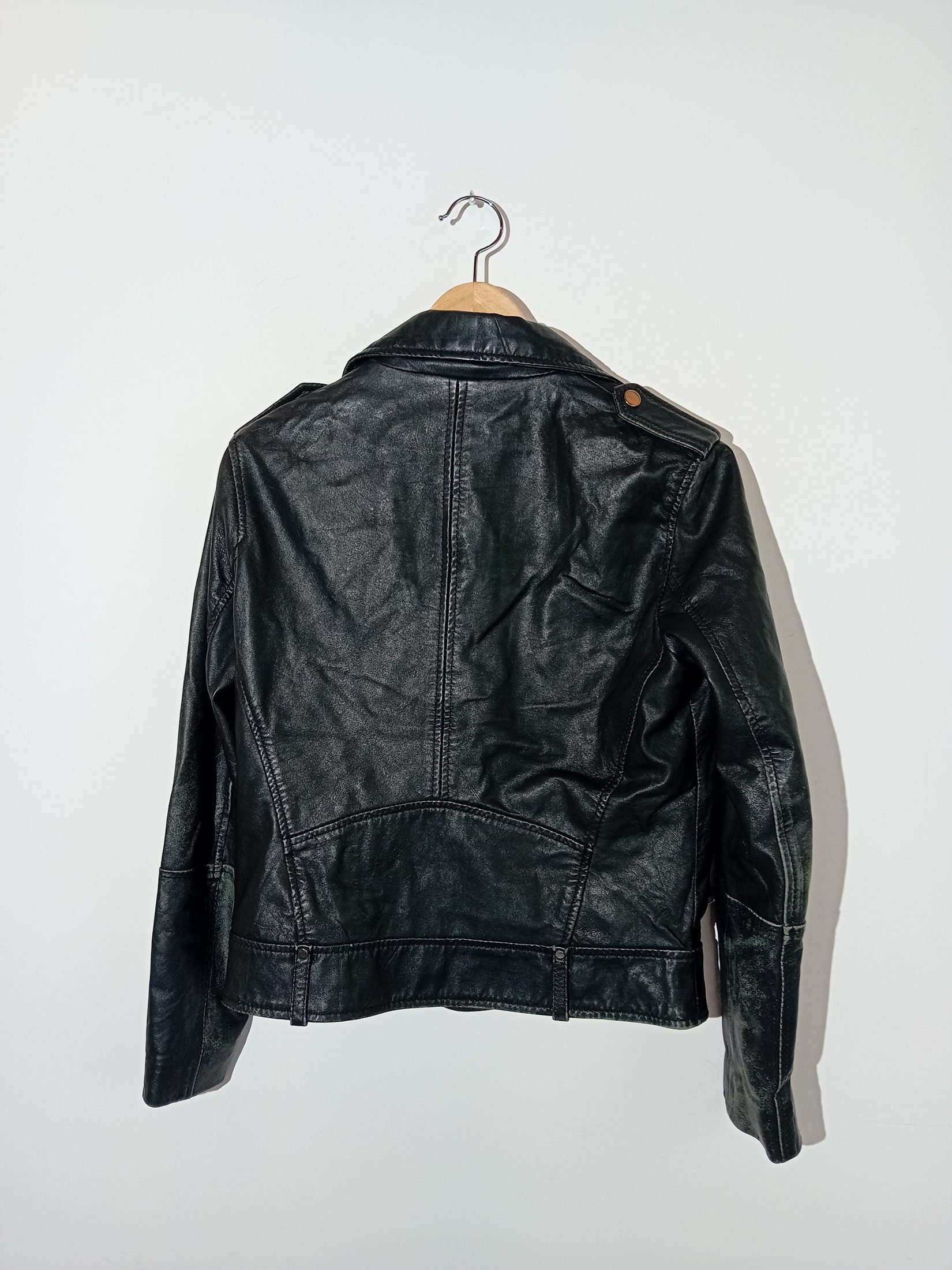 Voir photo 2 de Veste Perfecto En Cuir Noir Mango M (V3595) Veste Perfecto En Cuir Noir Mango M (V3595) Bon état reconditionné photo 2