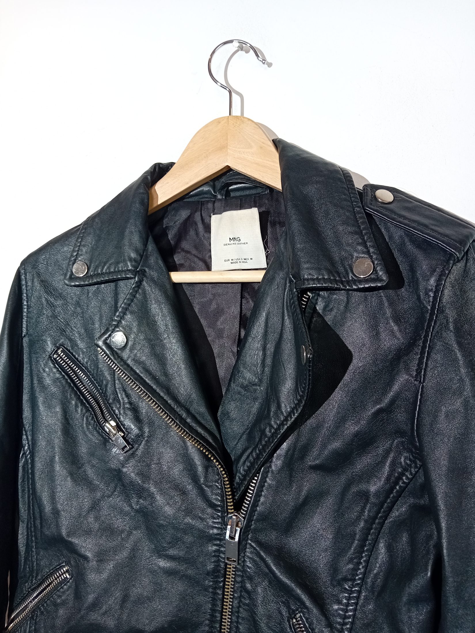 Voir photo 3 de Veste Perfecto En Cuir Noir Mango M (V3595) Veste Perfecto En Cuir Noir Mango M (V3595) Bon état reconditionné photo 3