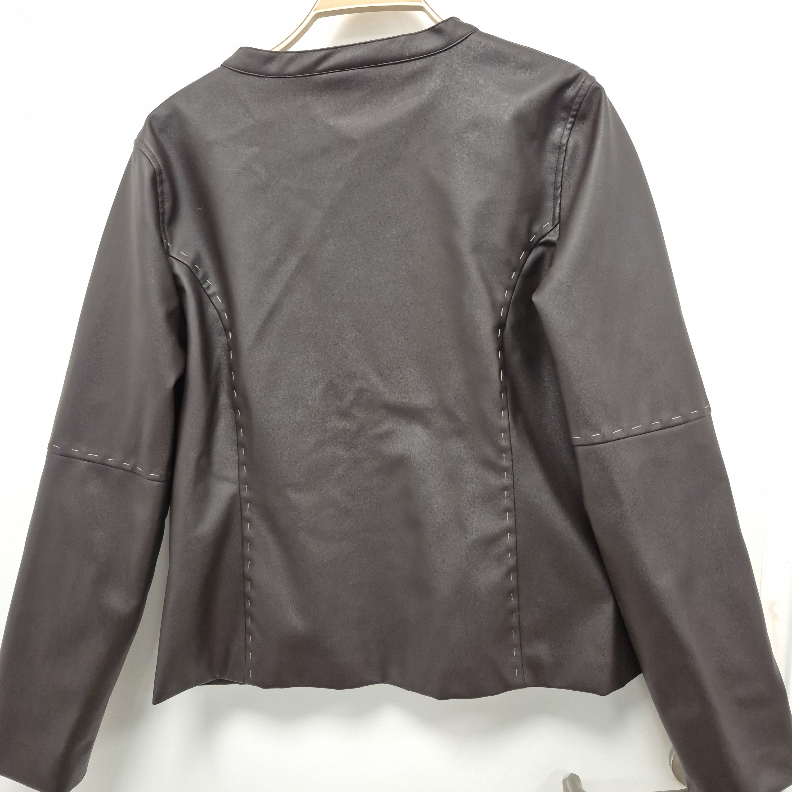 Voir photo 2 de Veste simili cuir marron - Jacqueline Riu- Taille 42 Veste simili cuir marron - Jacqueline Riu- Taille 42 Très bon état reconditionné photo 2