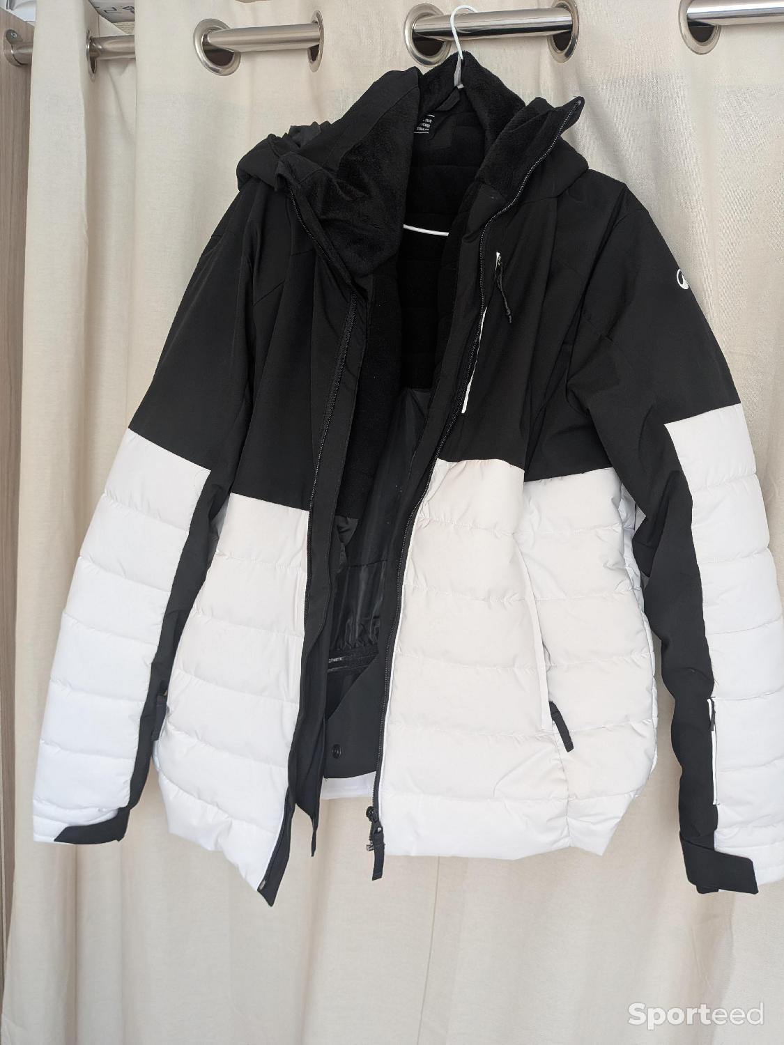 Veste ski Decathlon Très bon état Decathlon reconditionné disponible sur Sporteed