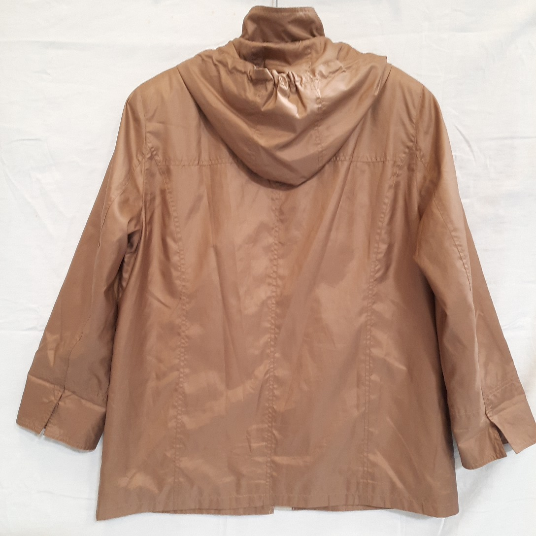 Voir photo 2 de veste sport chic couleur noisette à capuche PETER HAHN T 44 veste sport chic couleur noisette à capuche PETER HAHN T 44 Très bon état reconditionné photo 2