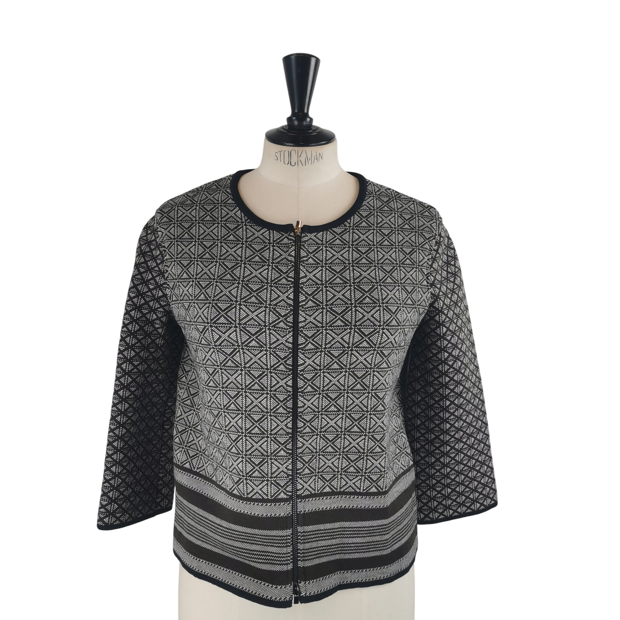 Veste TORY BURCH TXS Parfait état - 24,50 € Veste TORY BURCH TXS Parfait état reconditionné disponible sur Label Emmaüs