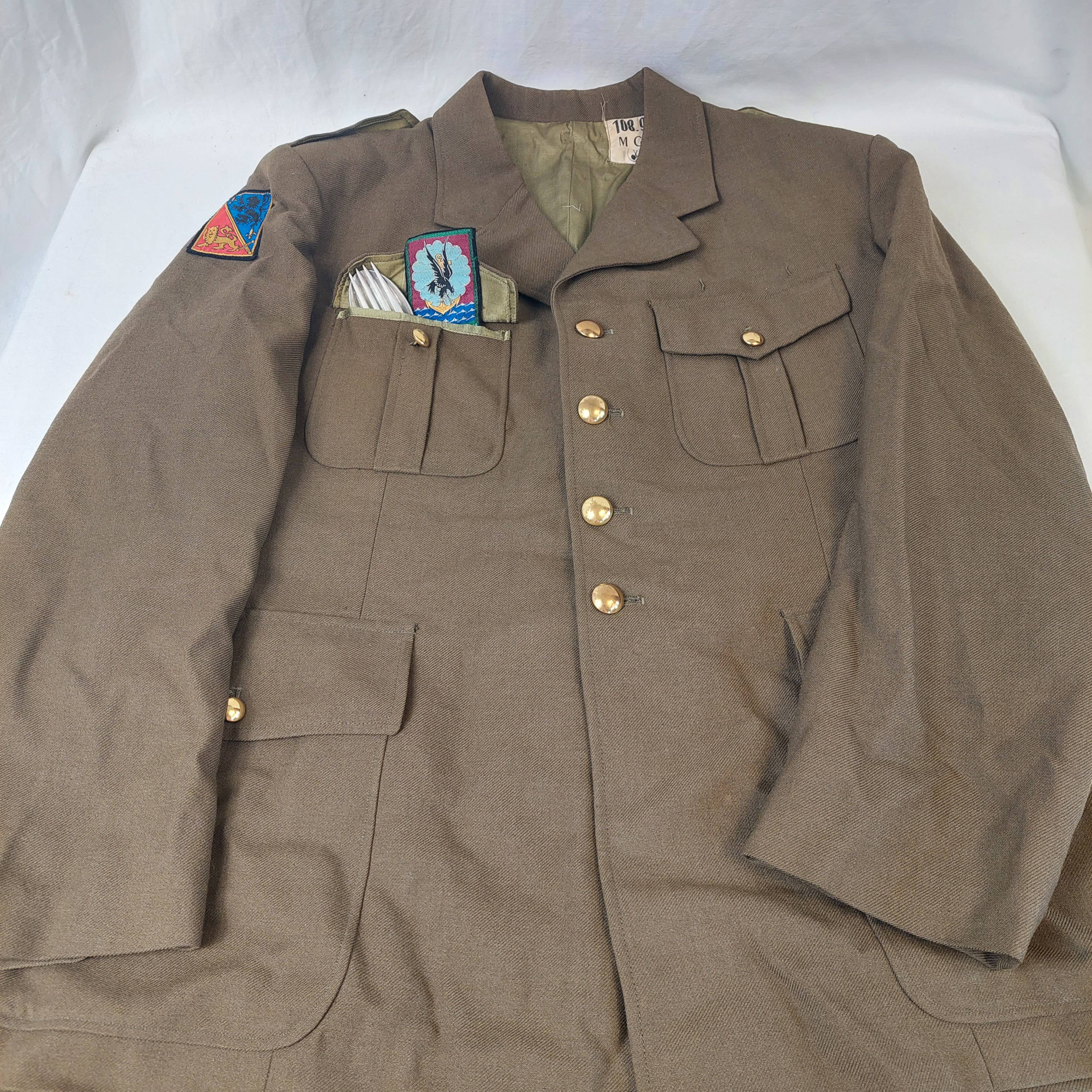Voir photo 2 de Veste Troupes de Marine, Écusson Rare et Couverts - Militaria // Veste Troupes de Marine, Écusson Rare et Couverts - Militaria // Bon état reconditionné photo 2