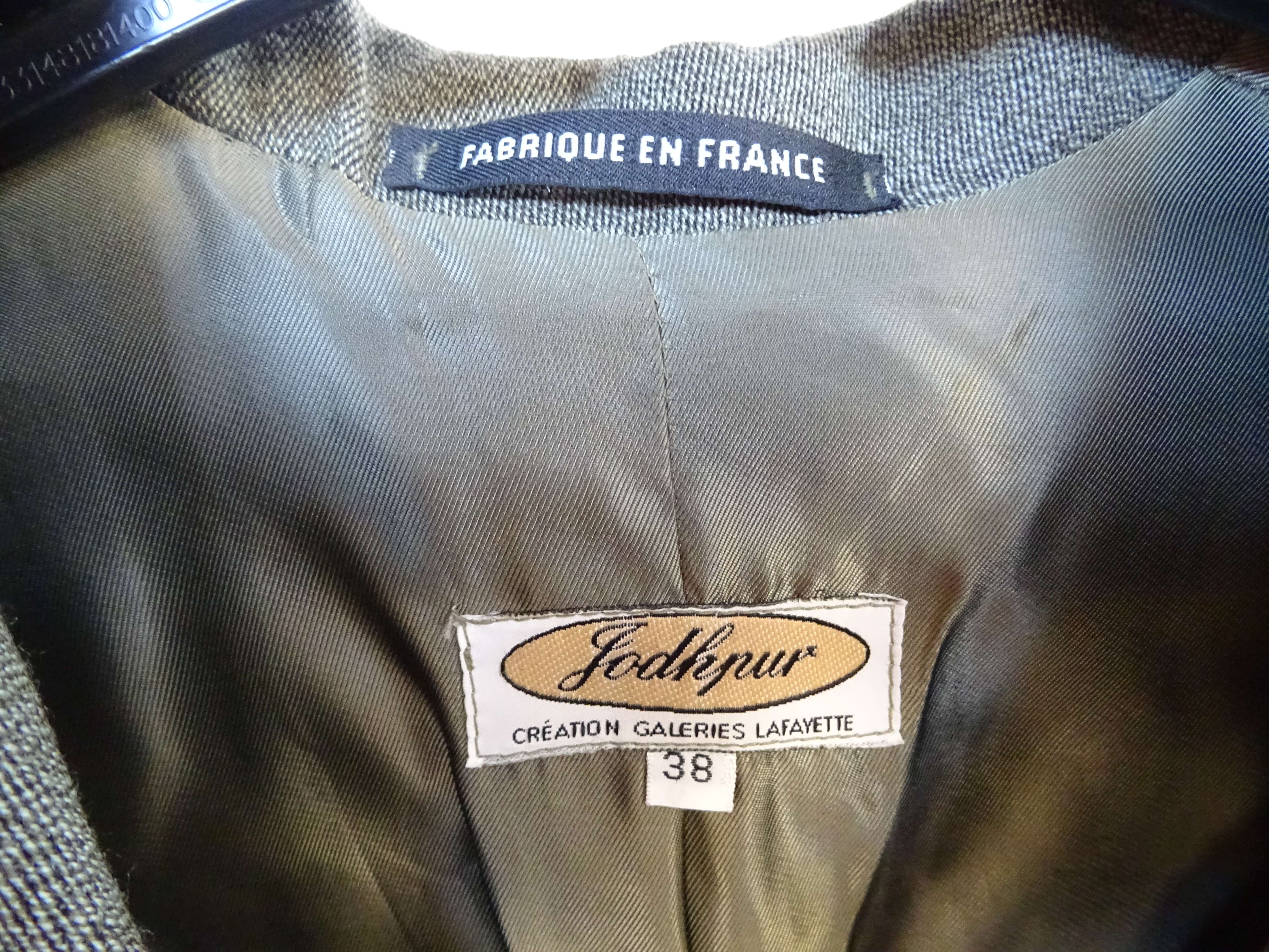 Voir photo 2 de Veste verte femme Jodkpur (création Galeries Lafayette) taille 38 Veste verte femme Jodkpur (création Galeries Lafayette) taille 38 Bon état reconditionné photo 2