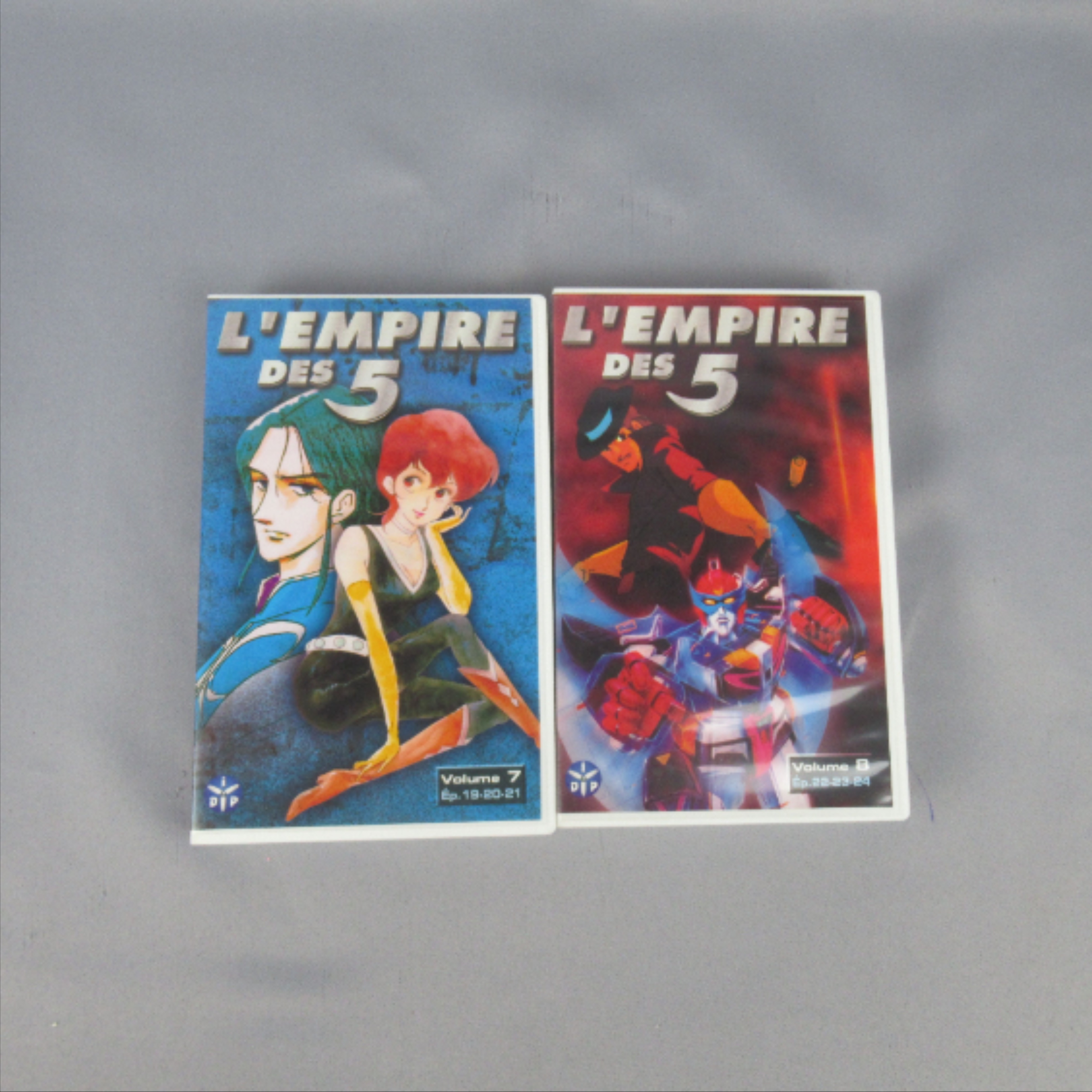 Voir photo 10 de VHS, l'intégral de "L'empire des 5" VHS, l'intégral de "L'empire des 5" Bon état reconditionné photo 10