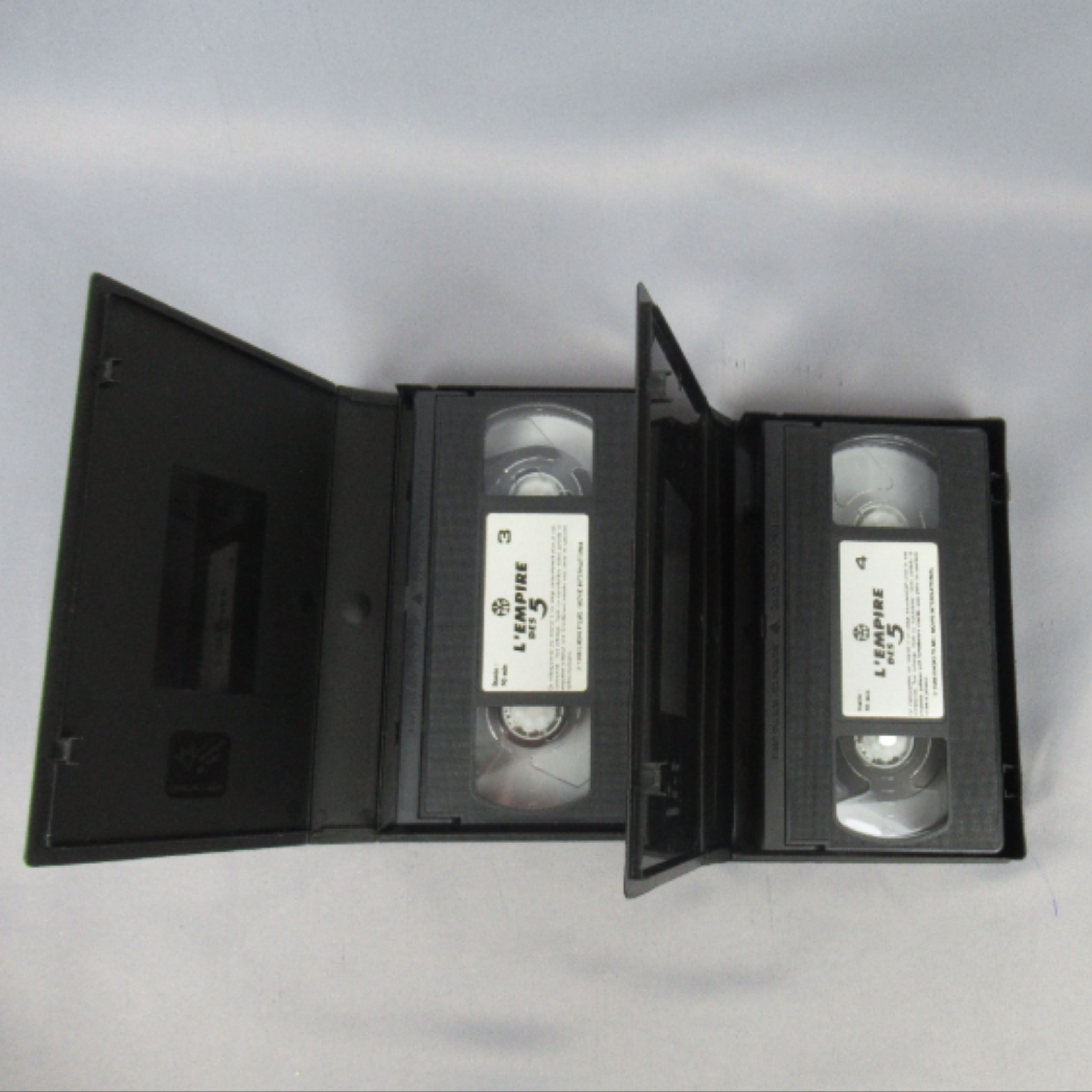 Voir photo 7 de VHS, l'intégral de "L'empire des 5" VHS, l'intégral de "L'empire des 5" Bon état reconditionné photo 7