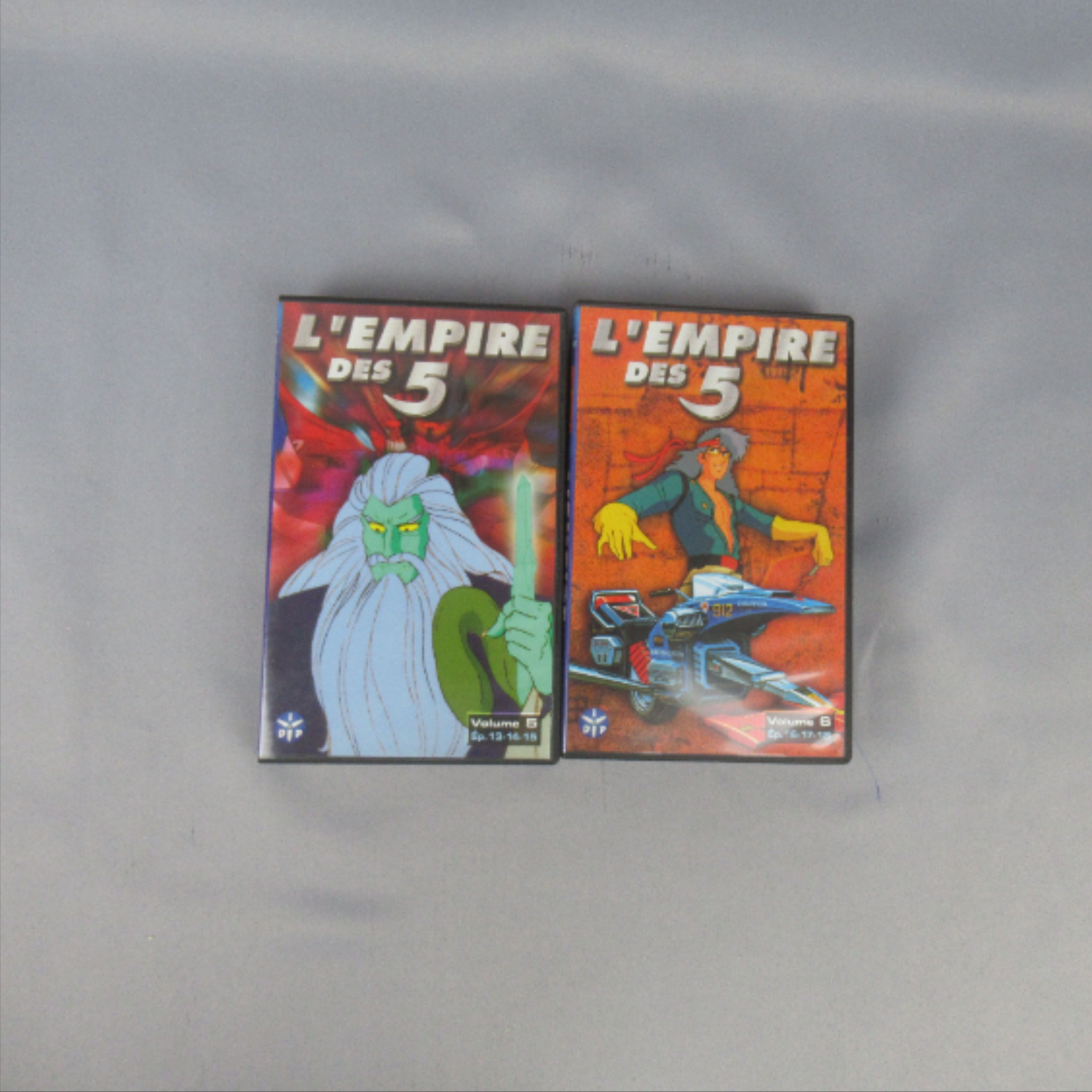 Voir photo 8 de VHS, l'intégral de "L'empire des 5" VHS, l'intégral de "L'empire des 5" Bon état reconditionné photo 8