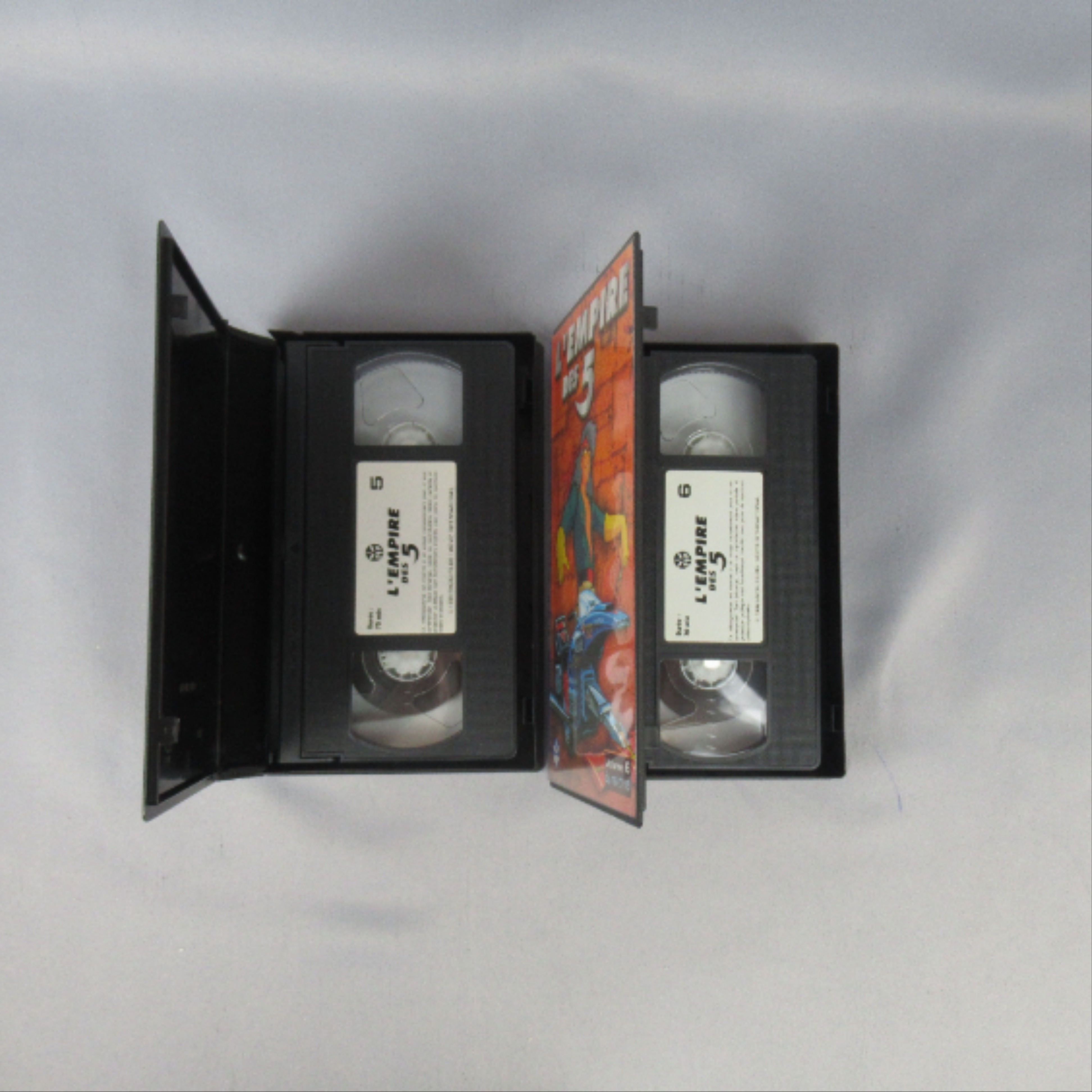 Voir photo 9 de VHS, l'intégral de "L'empire des 5" VHS, l'intégral de "L'empire des 5" Bon état reconditionné photo 9