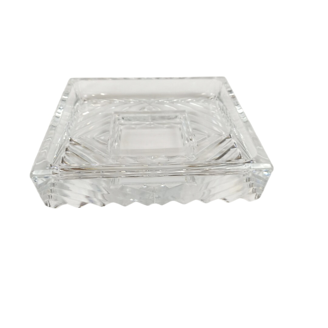 Vide - poche en cristal État correct - 15,00 € Vide - poche en cristal État correct reconditionné disponible sur Label Emmaüs