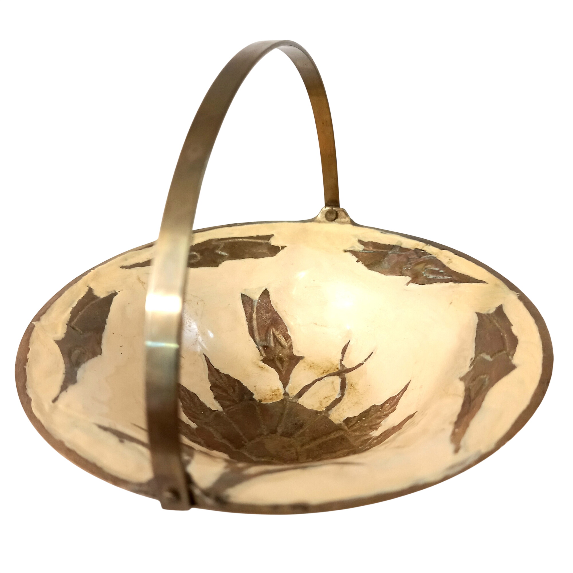 Vide poche en forme de panier en laiton, décor floral Très bon état - alternatives disponibles sur Dero Vide poche en forme de panier en laiton, décor floral Très bon état reconditionné (offre indisponible)
