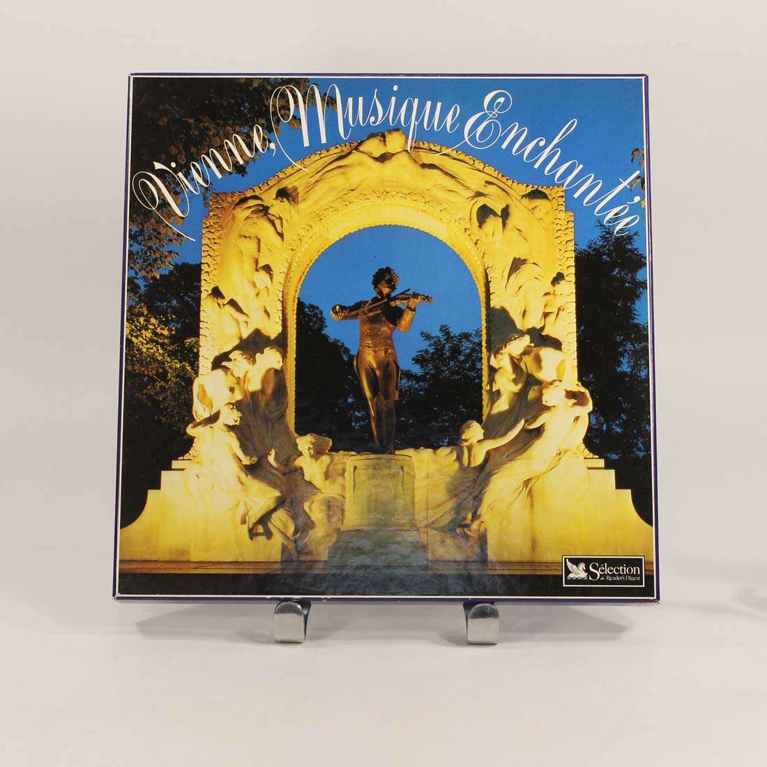 Vienne, Musique Enchantée État correct - 32,00 € Vienne, Musique Enchantée État correct reconditionné disponible sur Label Emmaüs