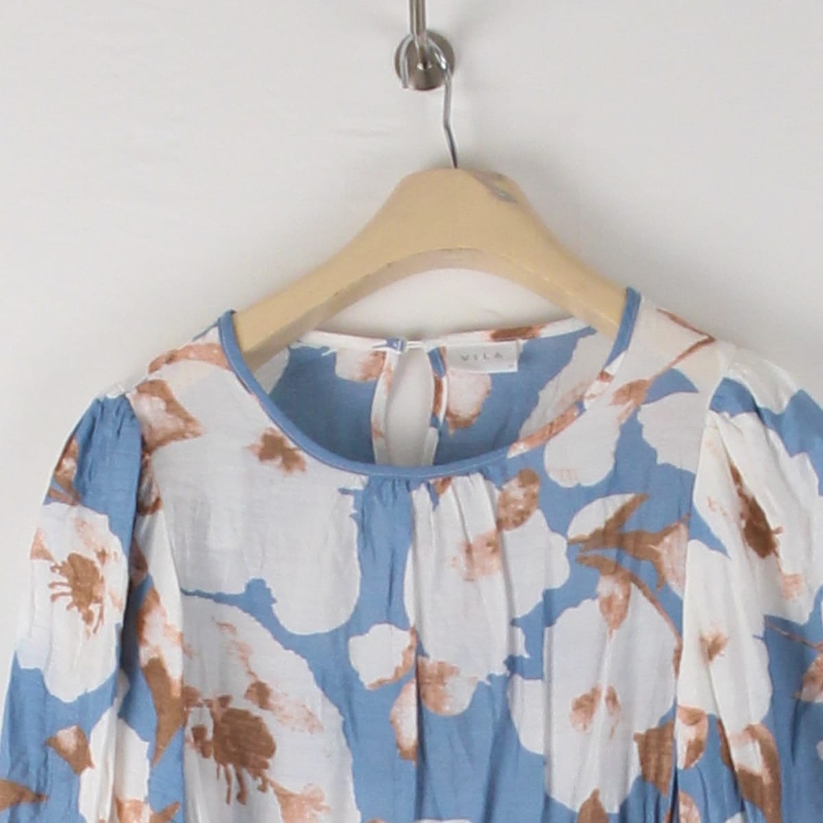 Voir photo 2 de Vila - robe en synthétique - taille 38 Vila - robe en synthétique - taille 38 Très bon état reconditionné photo 2