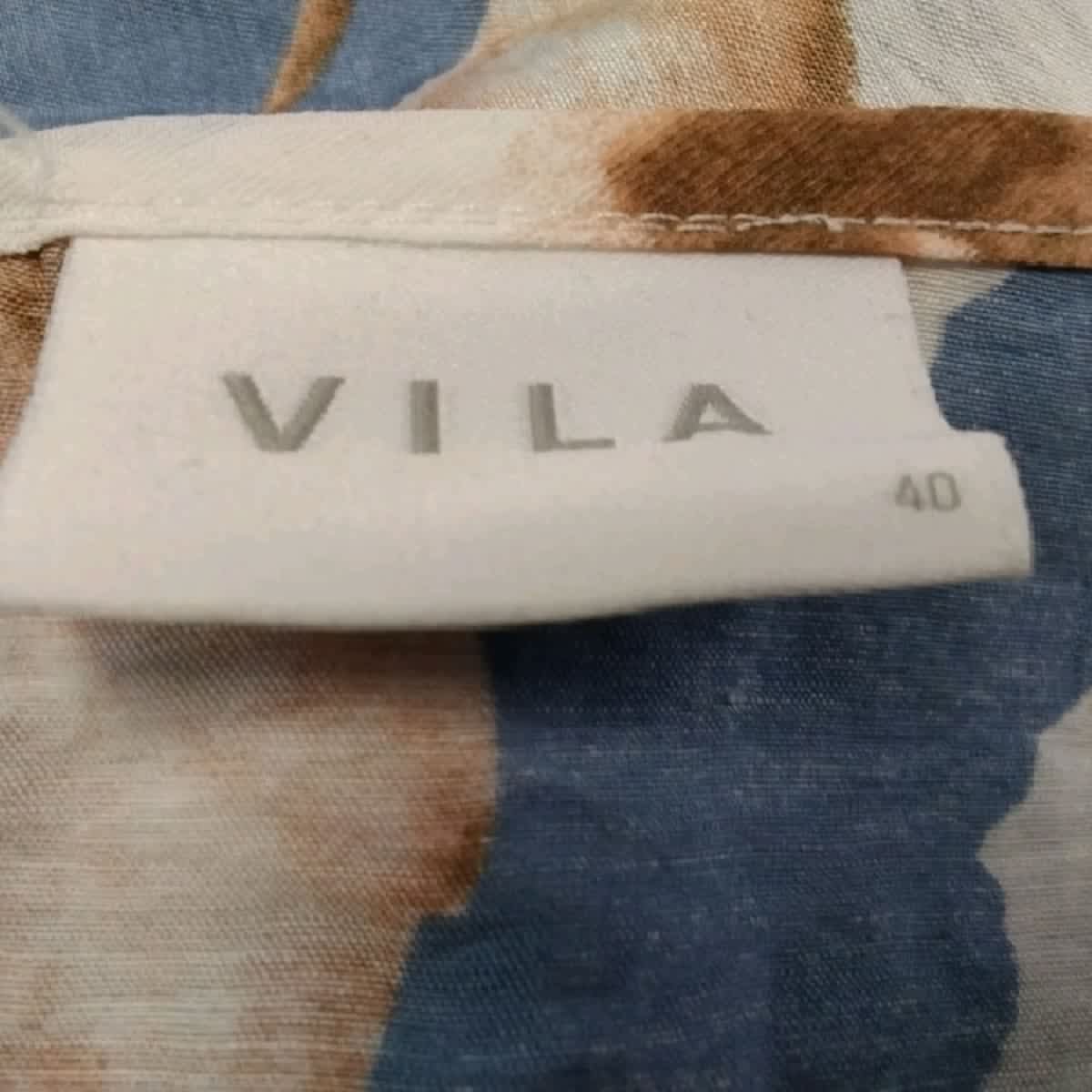 Voir photo 5 de Vila - robe en synthétique - taille 38 Vila - robe en synthétique - taille 38 Très bon état reconditionné photo 5