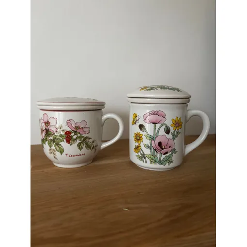 Acheter Vintage Lot De Deux Tisanières Imprimé Fleuri occasion - 13,97 € Vintage Lot De Deux Tisanières Imprimé Fleuri occasion reconditionné disponible sur Rakuten
