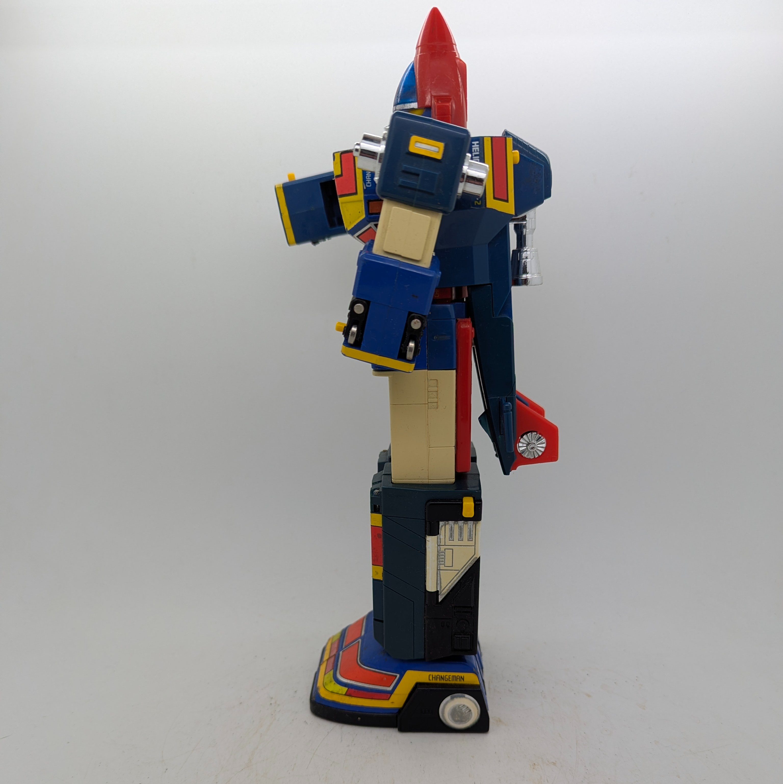 Voir photo 6 de Vintage robot CHANGEMAN BANDAÏ 1985 H: 27 cm incomplet Vintage robot CHANGEMAN BANDAÏ 1985 H: 27 cm incomplet Bon état reconditionné photo 6