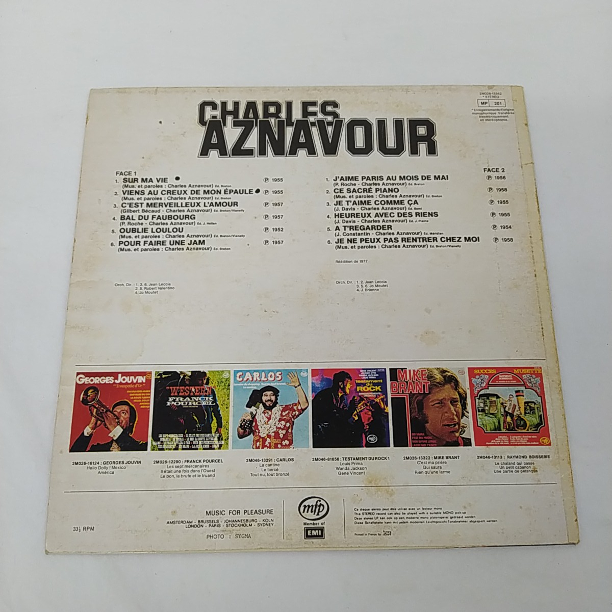 Voir photo 2 de Vinyle 33 tours de Charles Aznavour Vinyle 33 tours de Charles Aznavour Bon état reconditionné photo 2