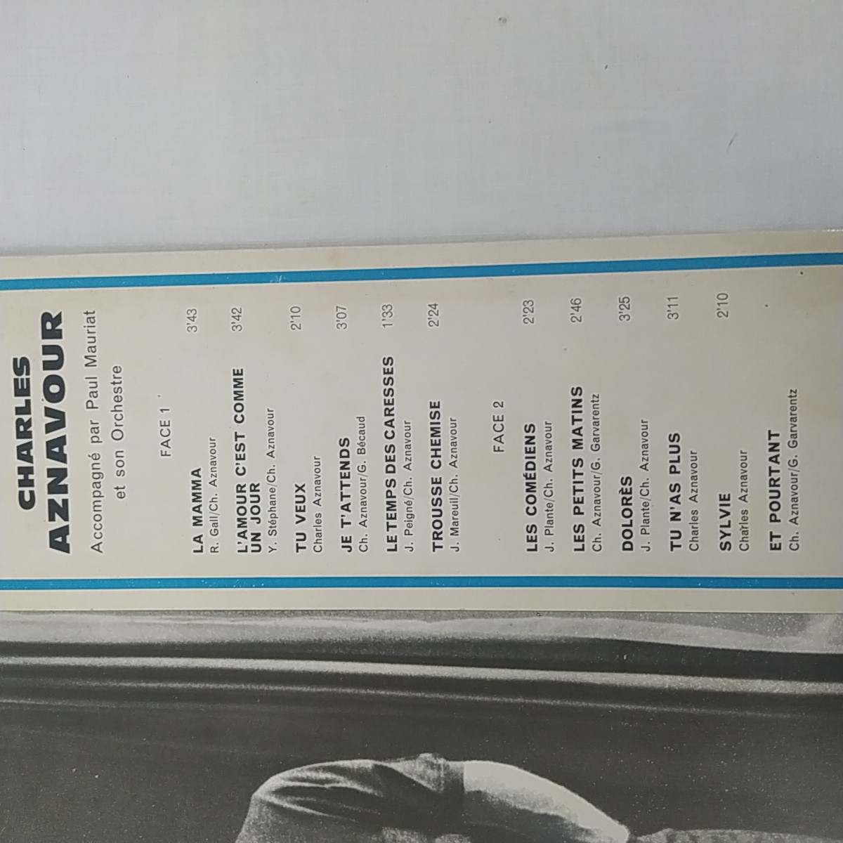 Voir photo 2 de Vinyle 33 tours de Charles Aznavour - Vedette Vinyle 33 tours de Charles Aznavour - Vedette Bon état reconditionné photo 2