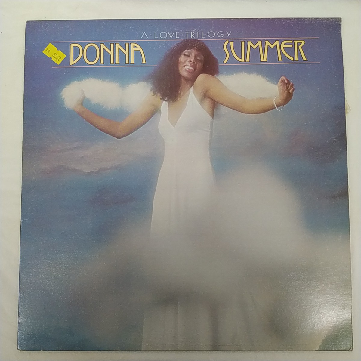 Vinyle 33 tours de Donna Summer - A Love Trilogy Bon état - 15,00 € Vinyle 33 tours de Donna Summer - A Love Trilogy Bon état reconditionné disponible sur Label Emmaüs