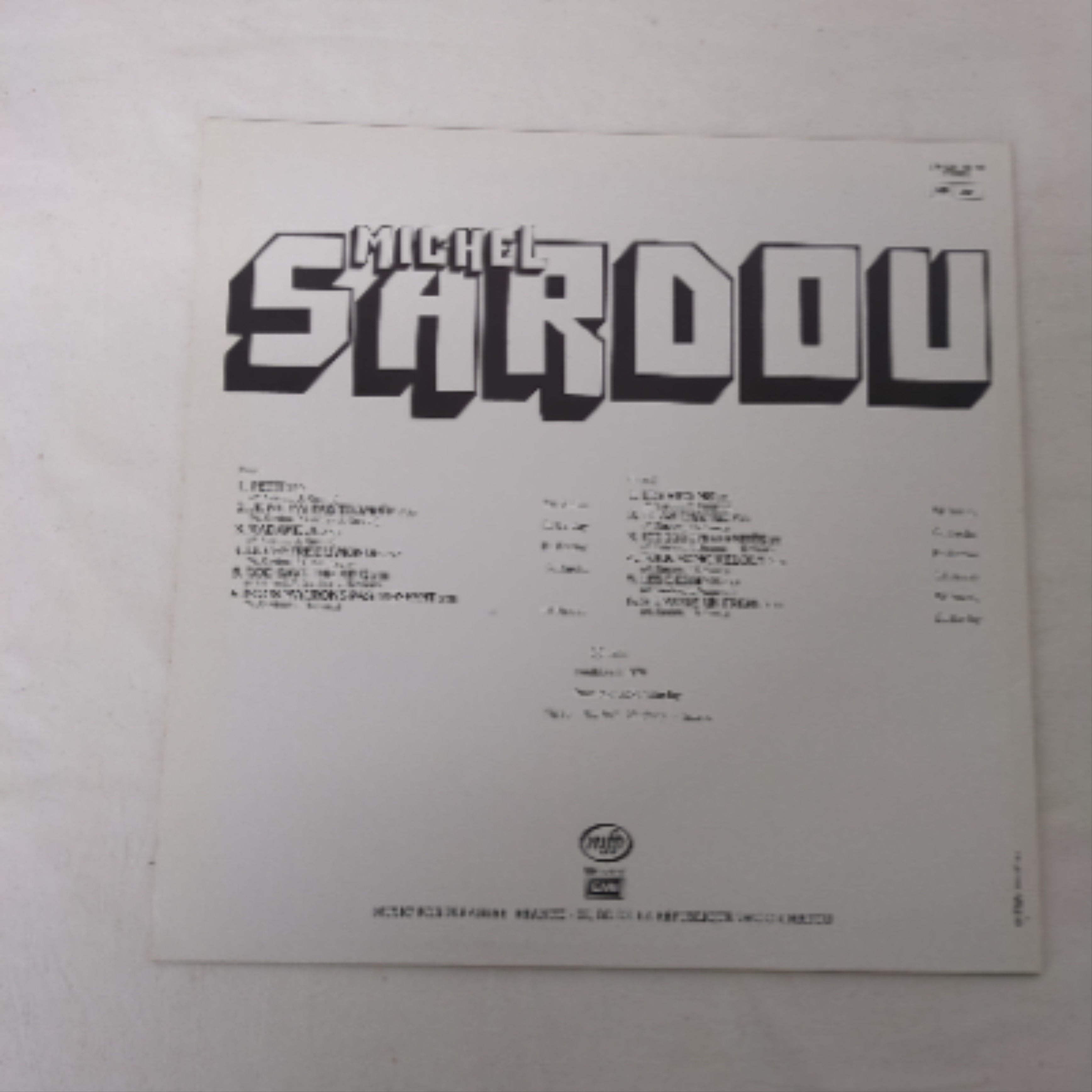Voir photo 2 de Vinyle 33 tours Michel Sardou Vinyle 33 tours Michel Sardou Très bon état reconditionné photo 2