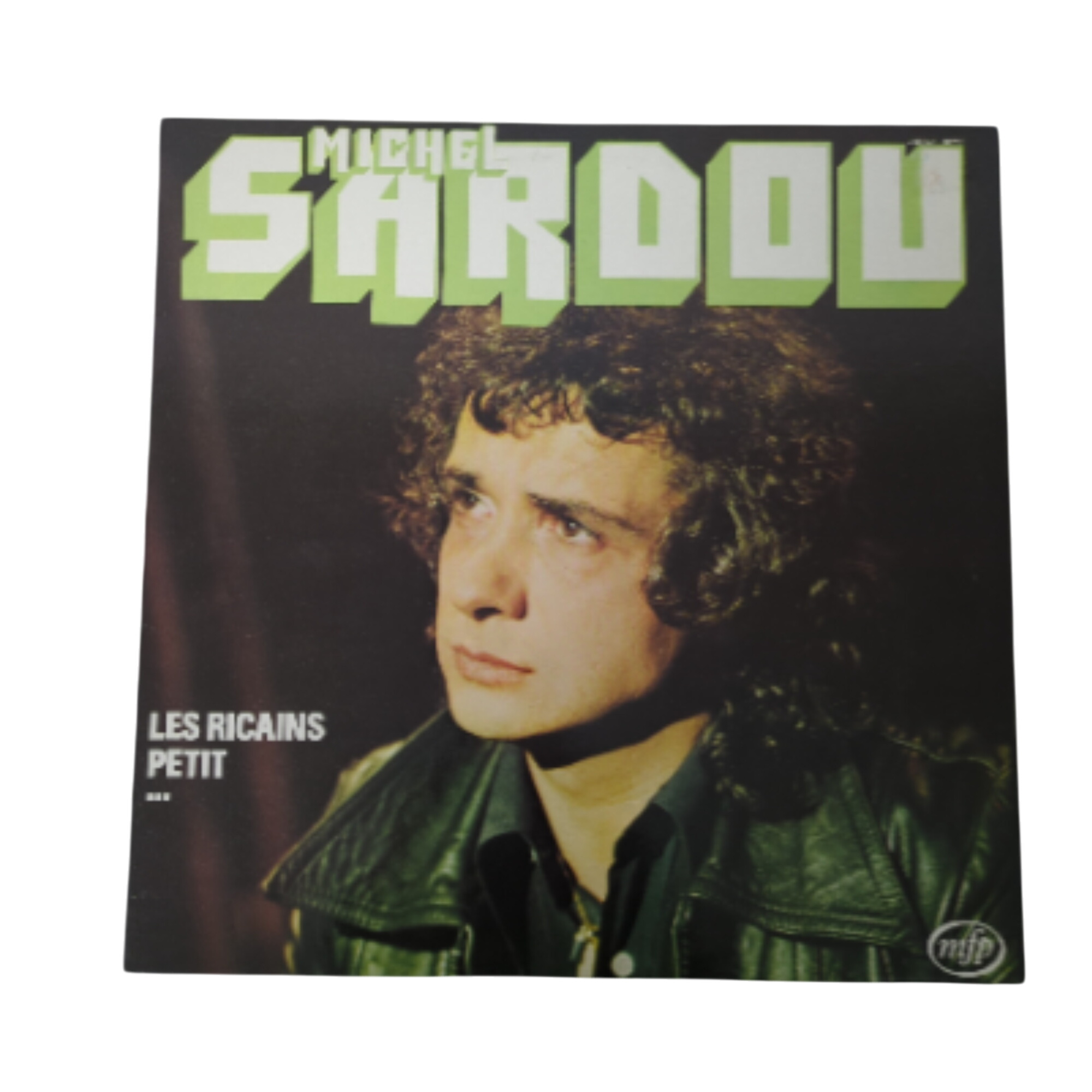 Vinyle 33 tours Michel Sardou Très bon état - 15,00 € Vinyle 33 tours Michel Sardou Très bon état reconditionné disponible sur Label Emmaüs