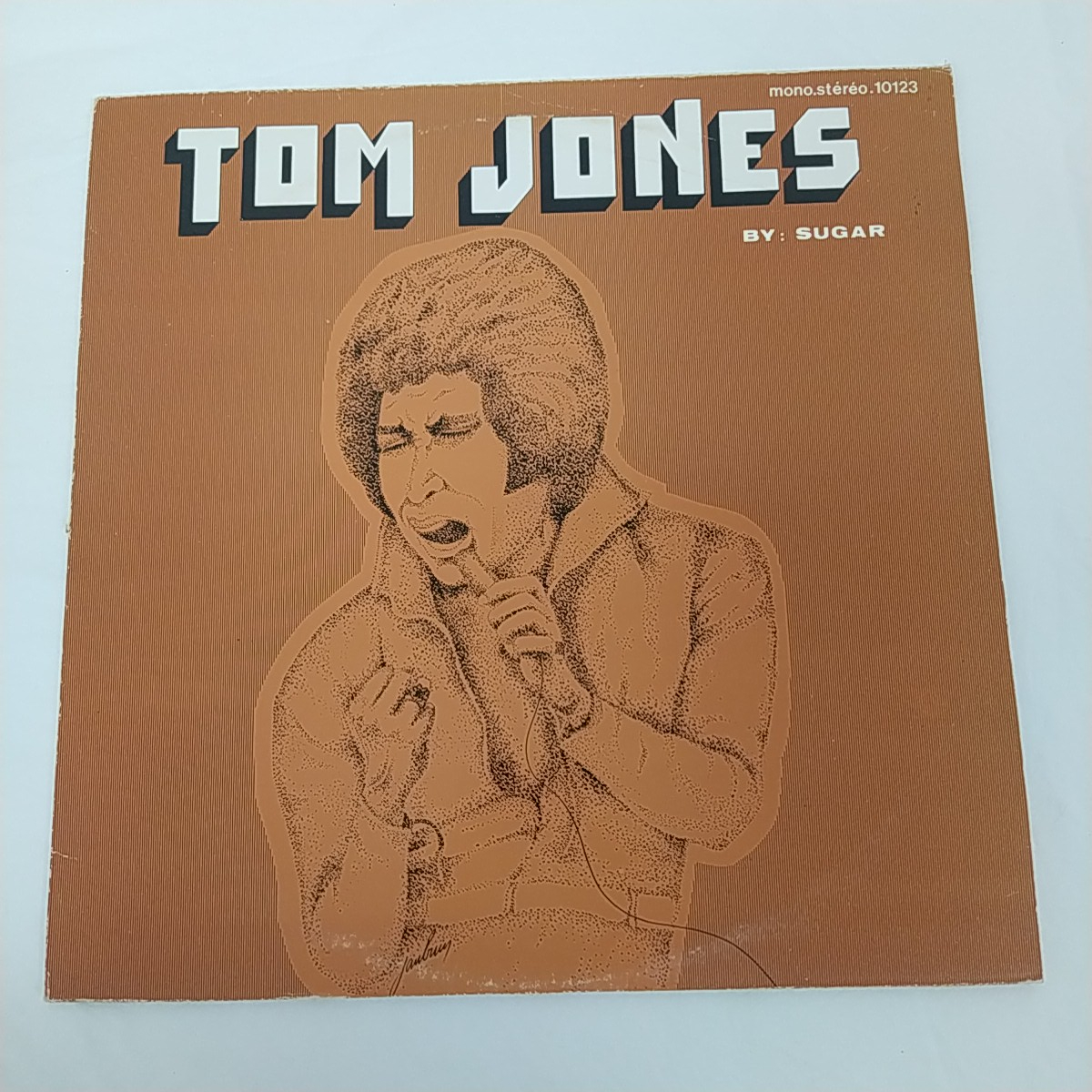 Acheter Vinyle 33 tours Tom Jones - By Sugar Bon état - 10,00 € Vinyle 33 tours Tom Jones - By Sugar Bon état reconditionné disponible sur Label Emmaüs