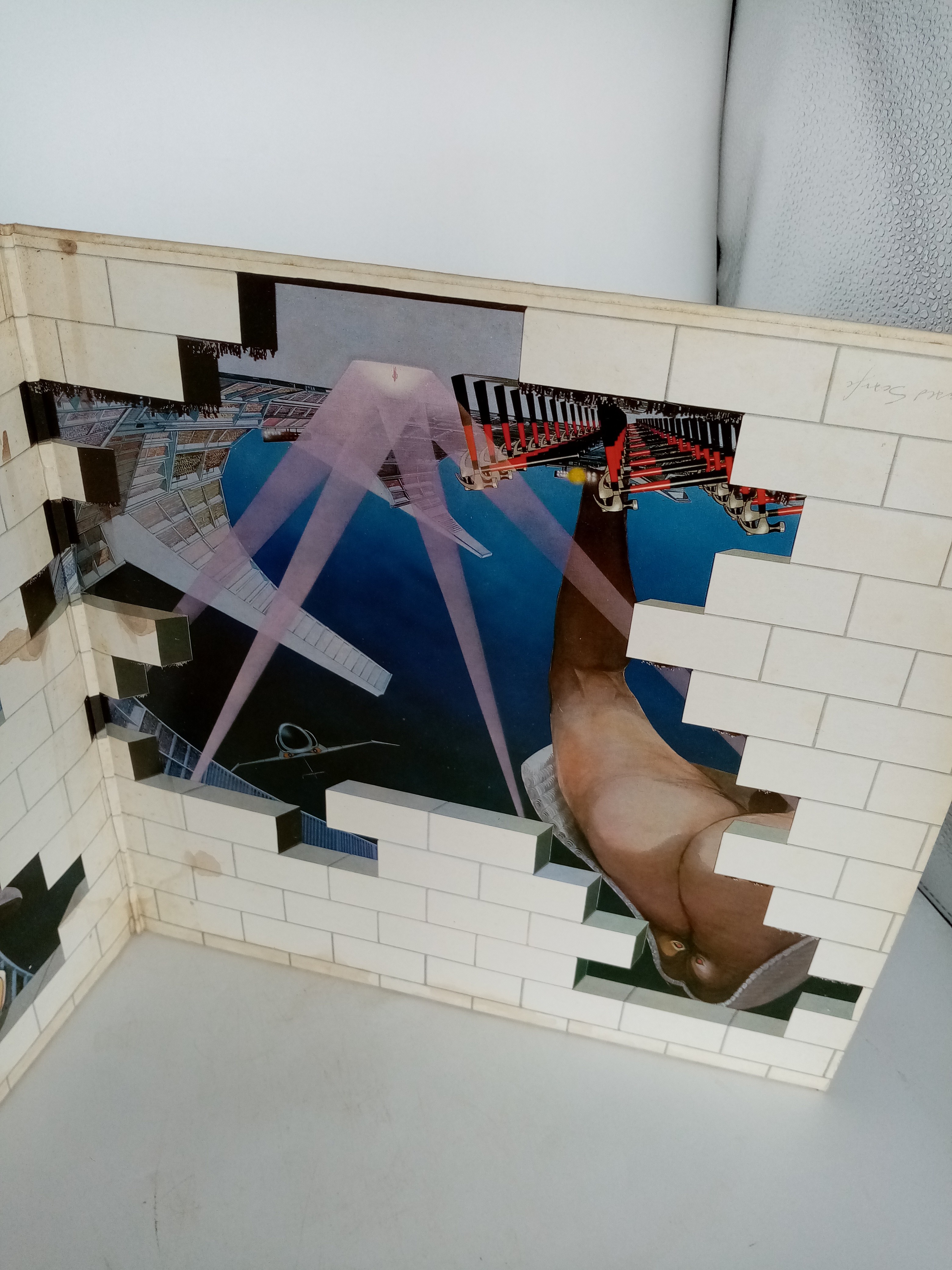 Voir photo 13 de Vinyle double album de PINK FLOYD " The Wall" de 1979 Vinyle double album de PINK FLOYD " The Wall" de 1979 État correct reconditionné photo 13