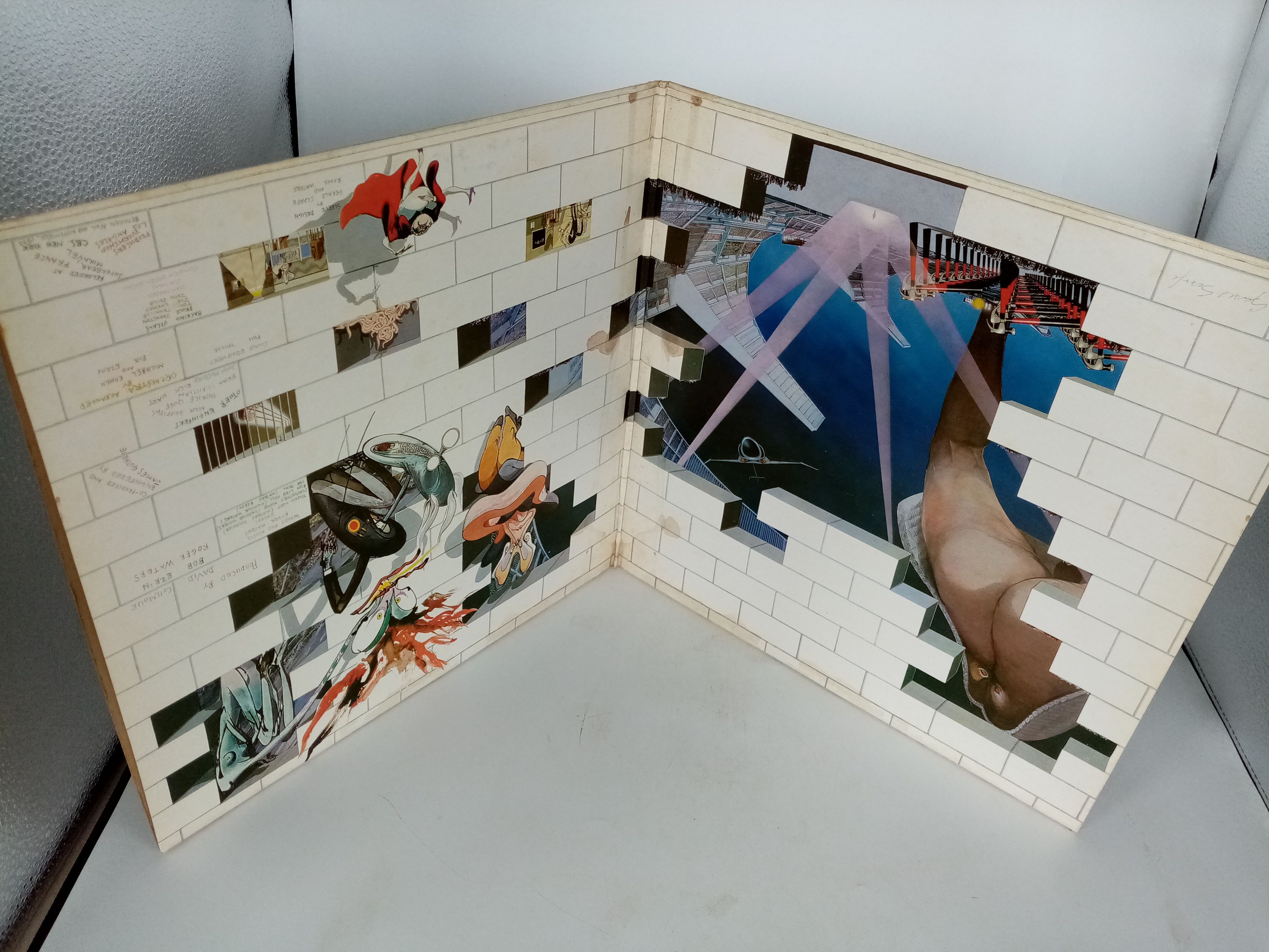 Voir photo 17 de Vinyle double album de PINK FLOYD " The Wall" de 1979 Vinyle double album de PINK FLOYD " The Wall" de 1979 État correct reconditionné photo 17