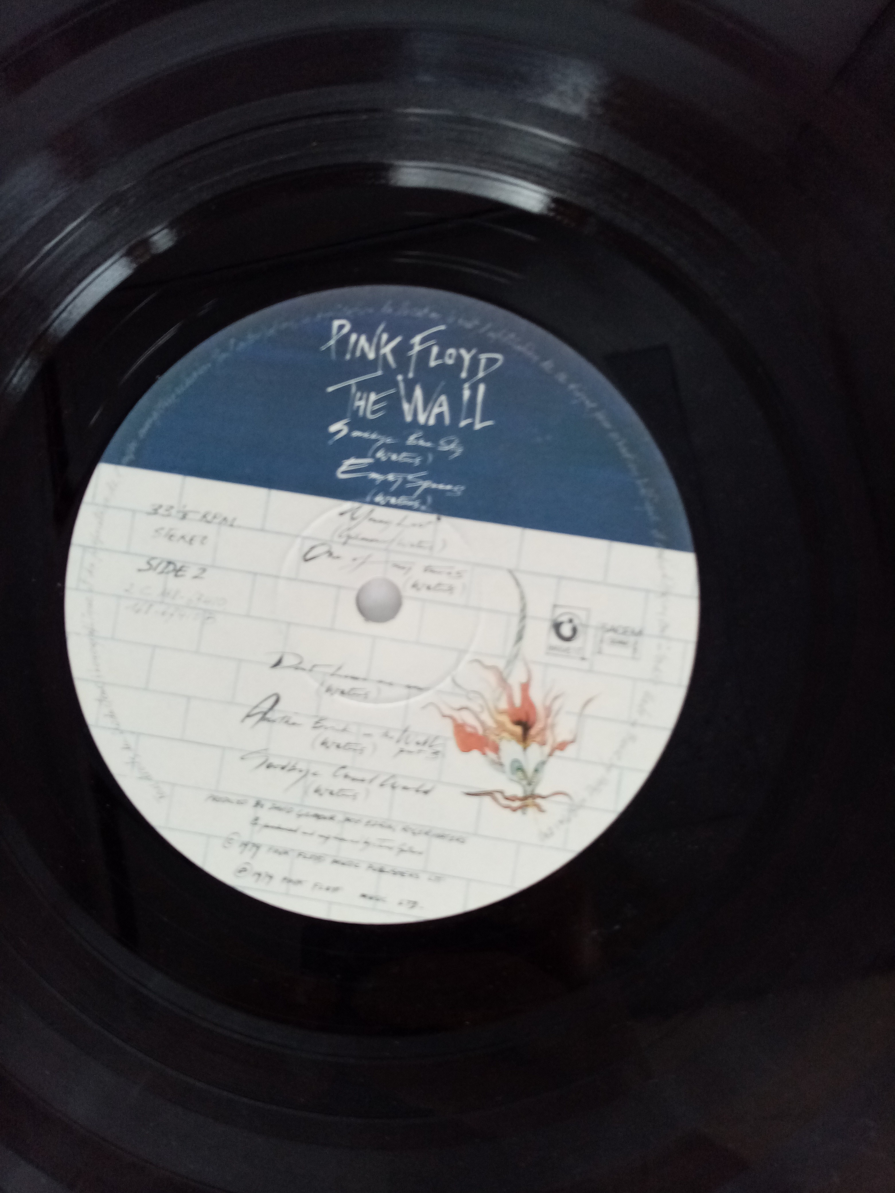Voir photo 7 de Vinyle double album de PINK FLOYD " The Wall" de 1979 Vinyle double album de PINK FLOYD " The Wall" de 1979 État correct reconditionné photo 7