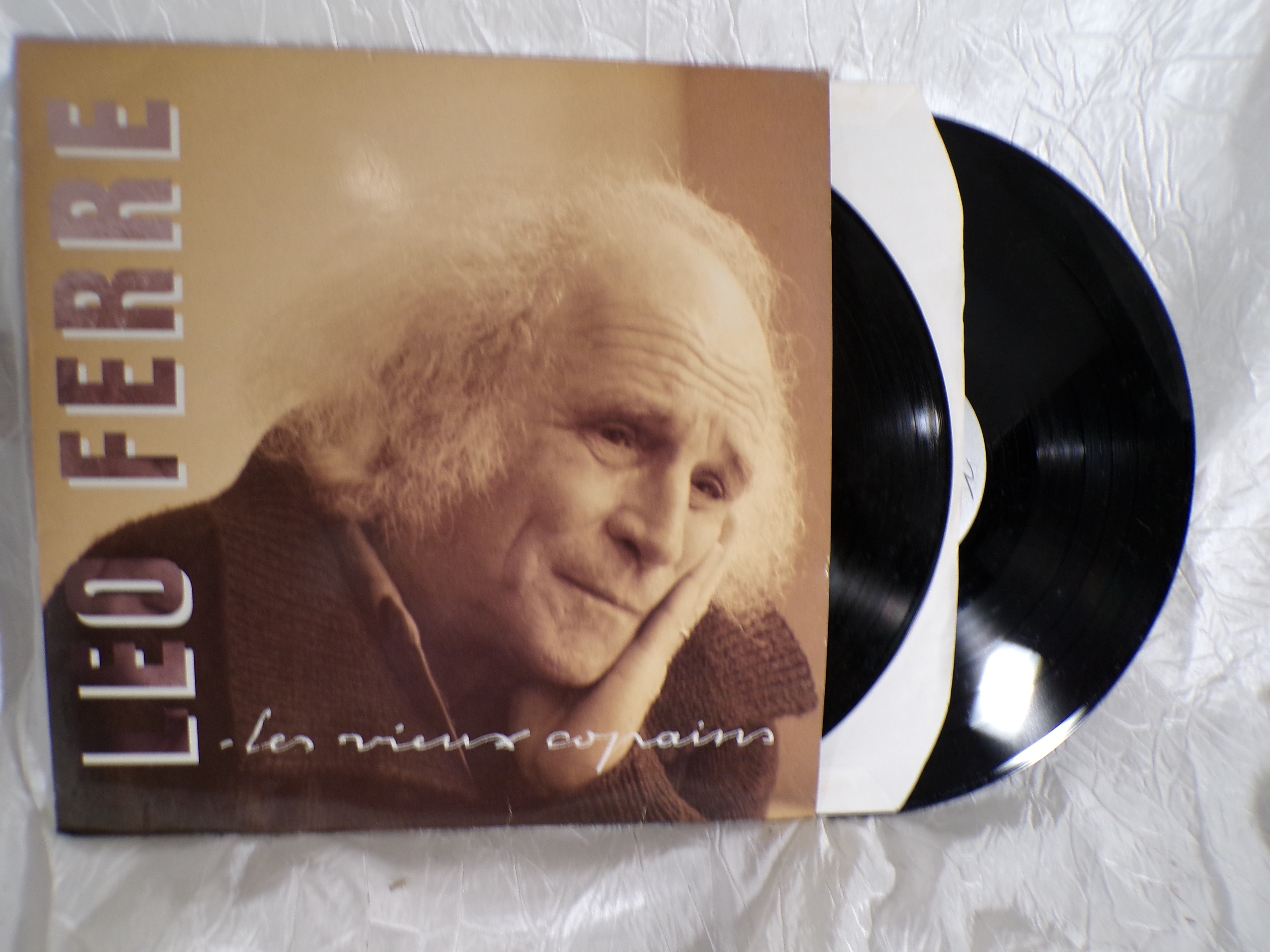 Voir photo 2 de Vinyle Léo Ferré "Les Vieux Copains" Vinyle Léo Ferré "Les Vieux Copains" Très bon état reconditionné photo 2